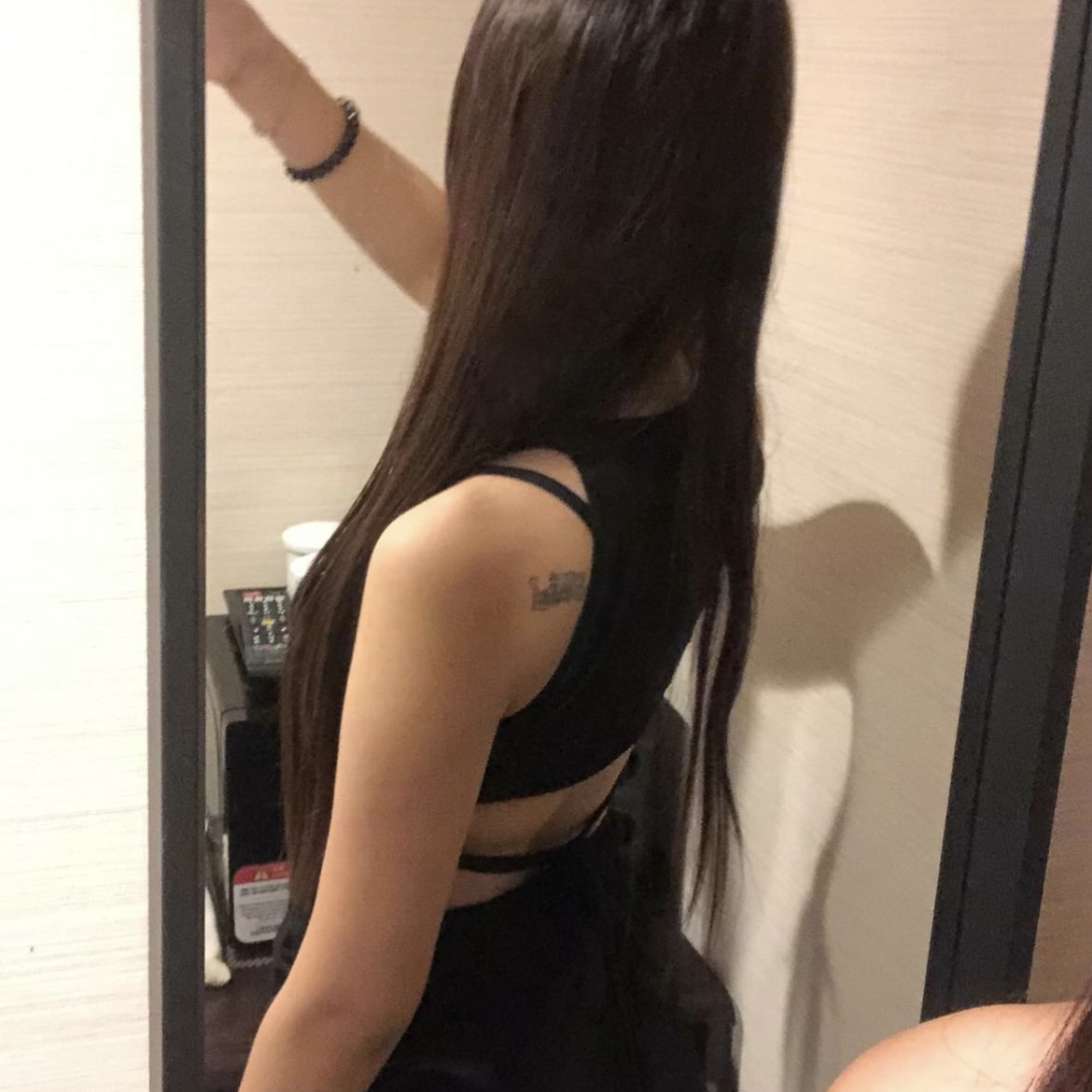 [KREAM 단독] Bonnae Women Cross Cut Out Dress Black, [KREAM 단독] Bonnae Women Cross Cut Out Dress White 착용 스타일