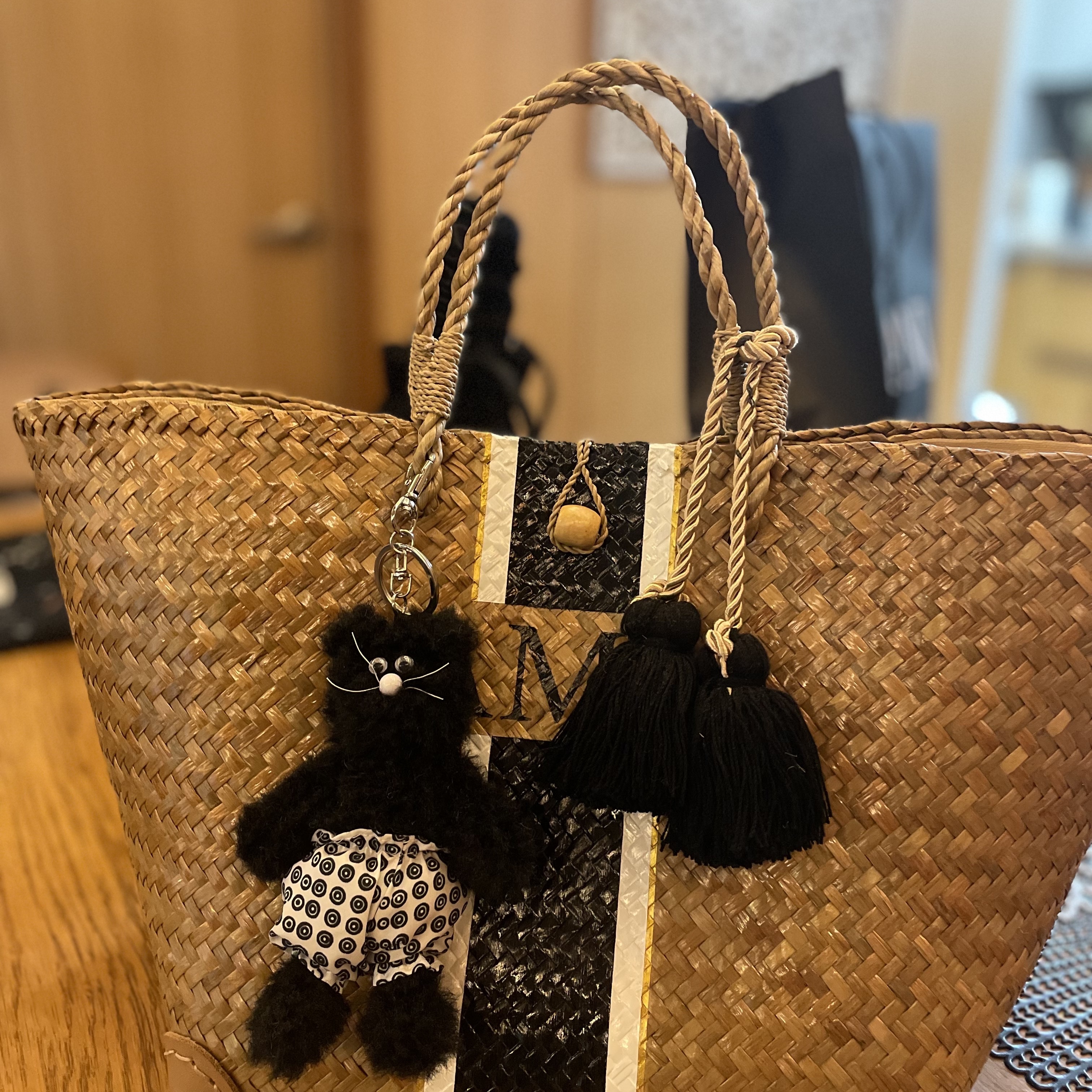 Monamhee x 10 Corso Como Bianco Keyring Black 착용 스타일