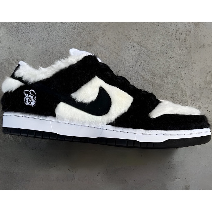 Nike x Futura Laboratories SB Dunk Low OG QS White and Geode Teal, Nike x Rayssa Leal SB Dunk Low PRM Pure Platinum Vivid Purple 착용 스타일 - 2