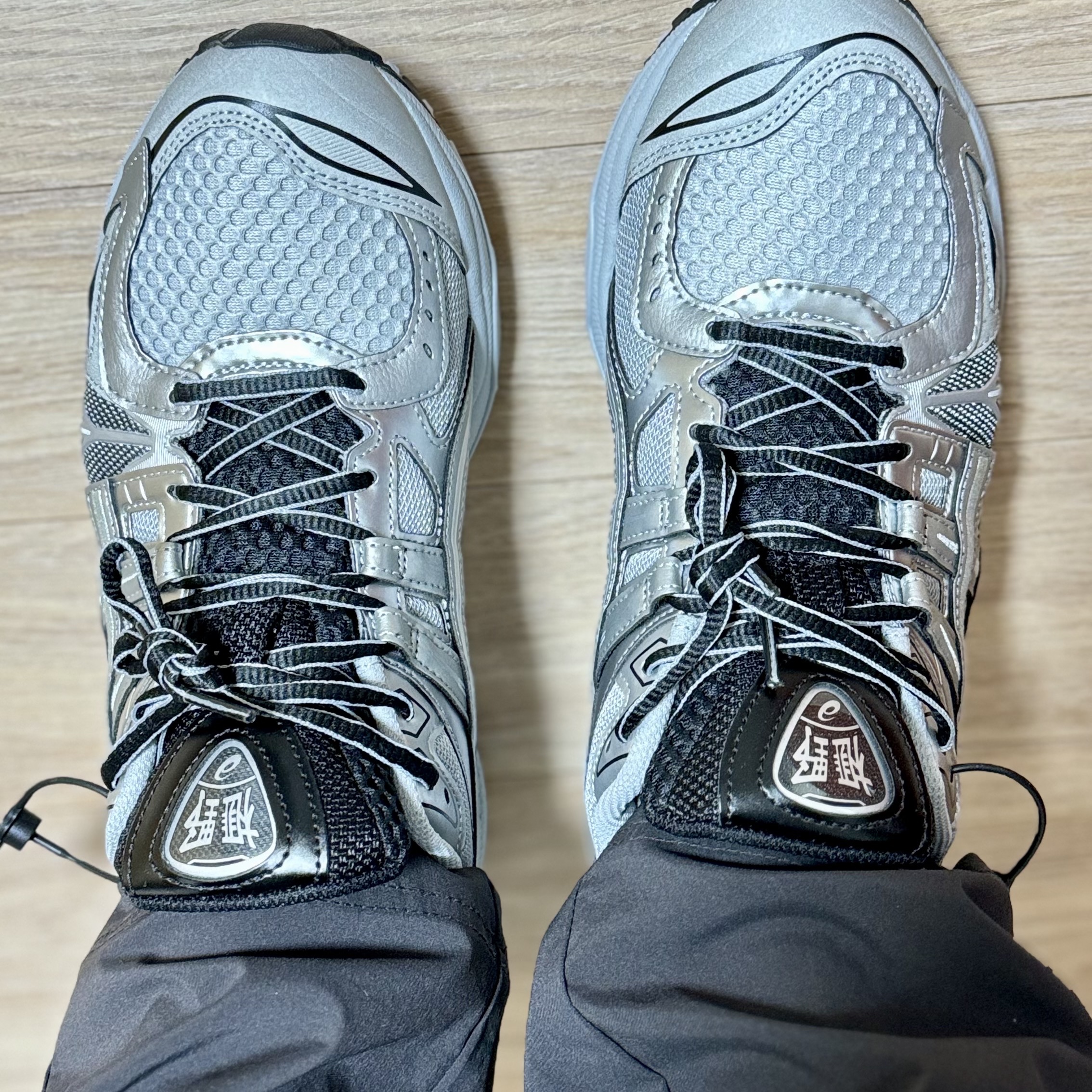 Asics Gel-Kayano Legacy Pure Silver 착용 스타일 - 1