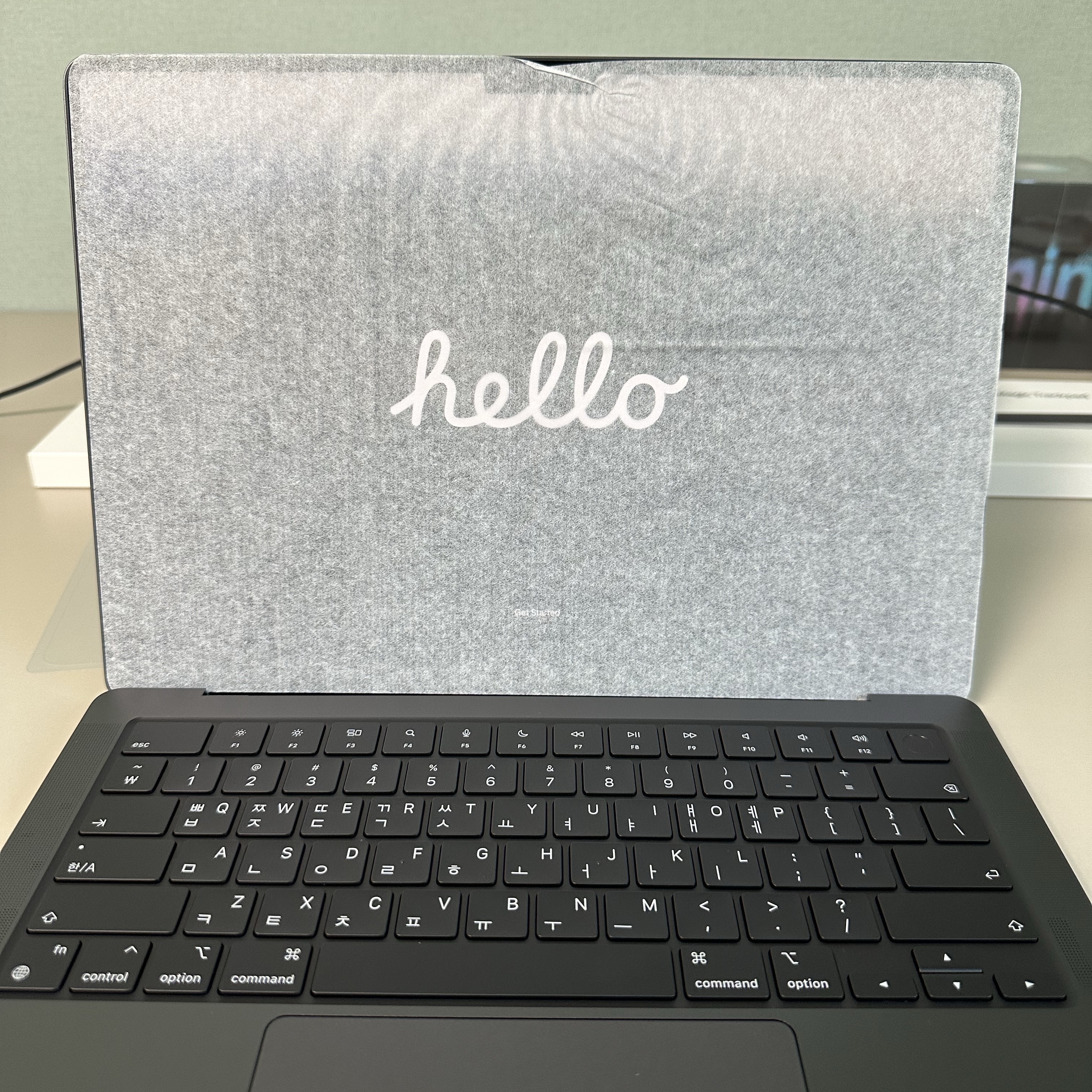 Apple 2023 MacBook Pro 14 M3 Pro 512GB SSD / 18GB RAM Space Black (Korean Ver.), Apple Magic Trackpad Multi-Touch Surface Black (Korean Ver.) 착용 스타일 - 3