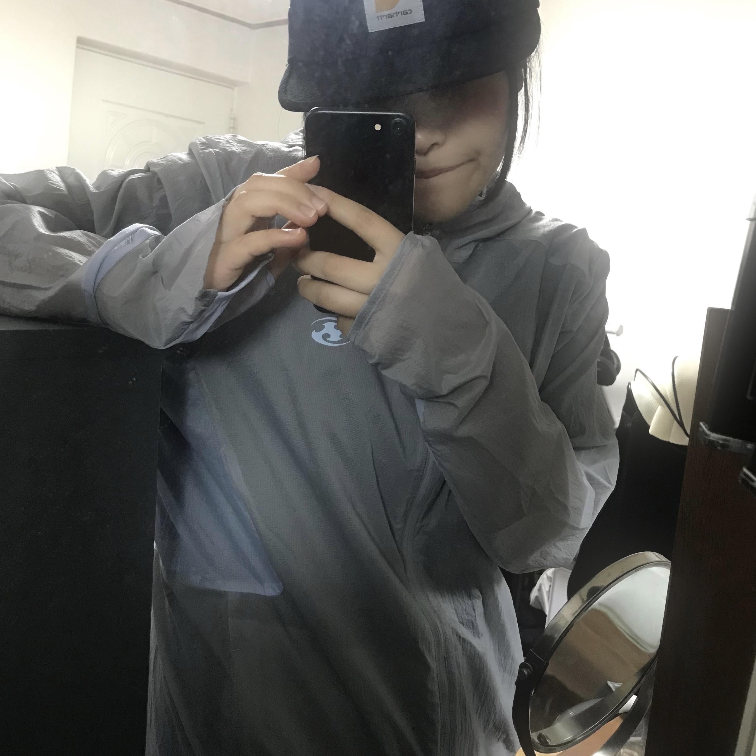 산산기어 에어 대쉬 자켓 라이트 그레이 - 24SS, 칼하트 WIP 바클리 캡 블랙 착용 스타일 - 1