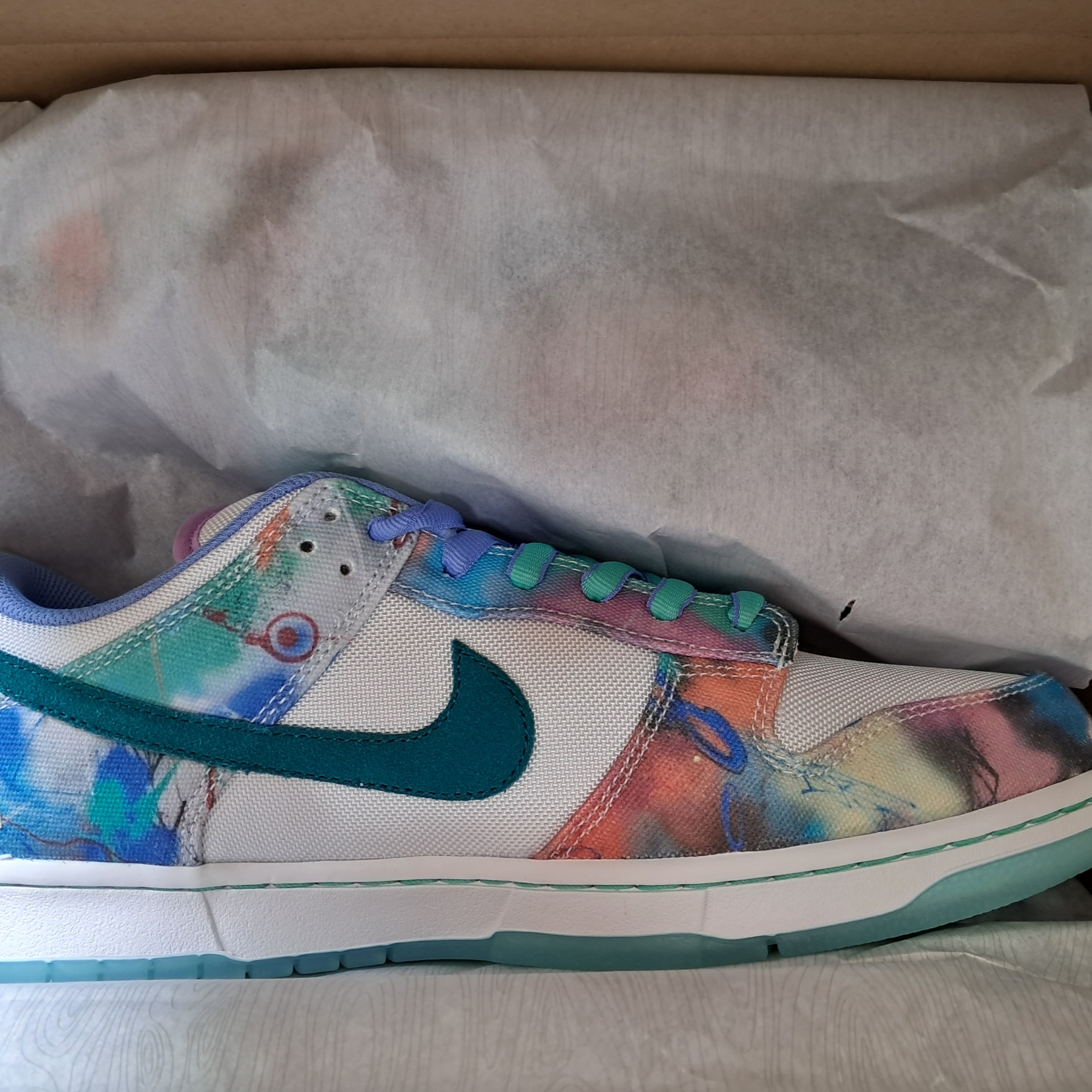 Nike x Futura Laboratories SB Dunk Low OG QS White and Geode Teal 착용 스타일 - 3