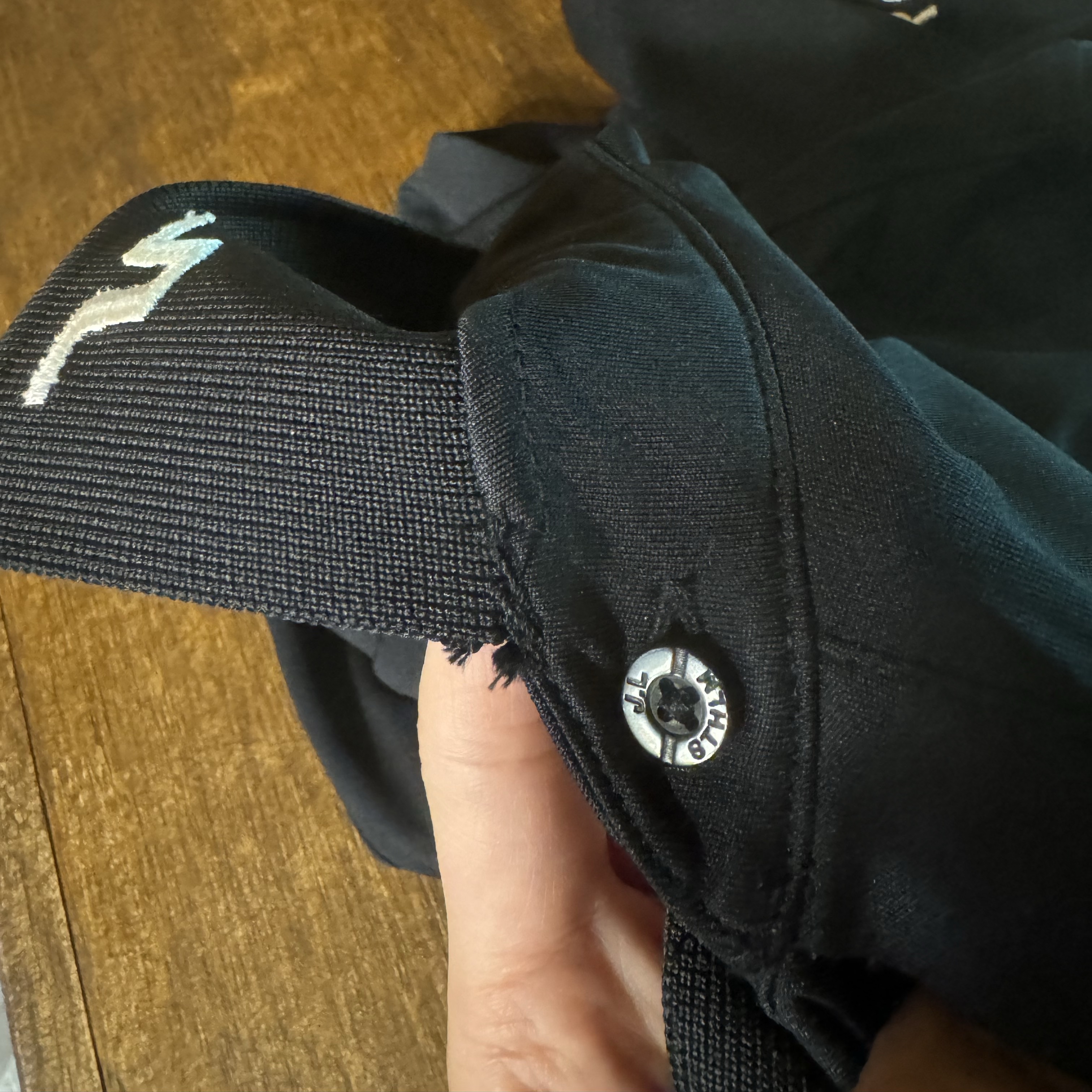 J.Lindeberg Tour Tech Regular Fit Golf Polo Black 착용 스타일 - 1
