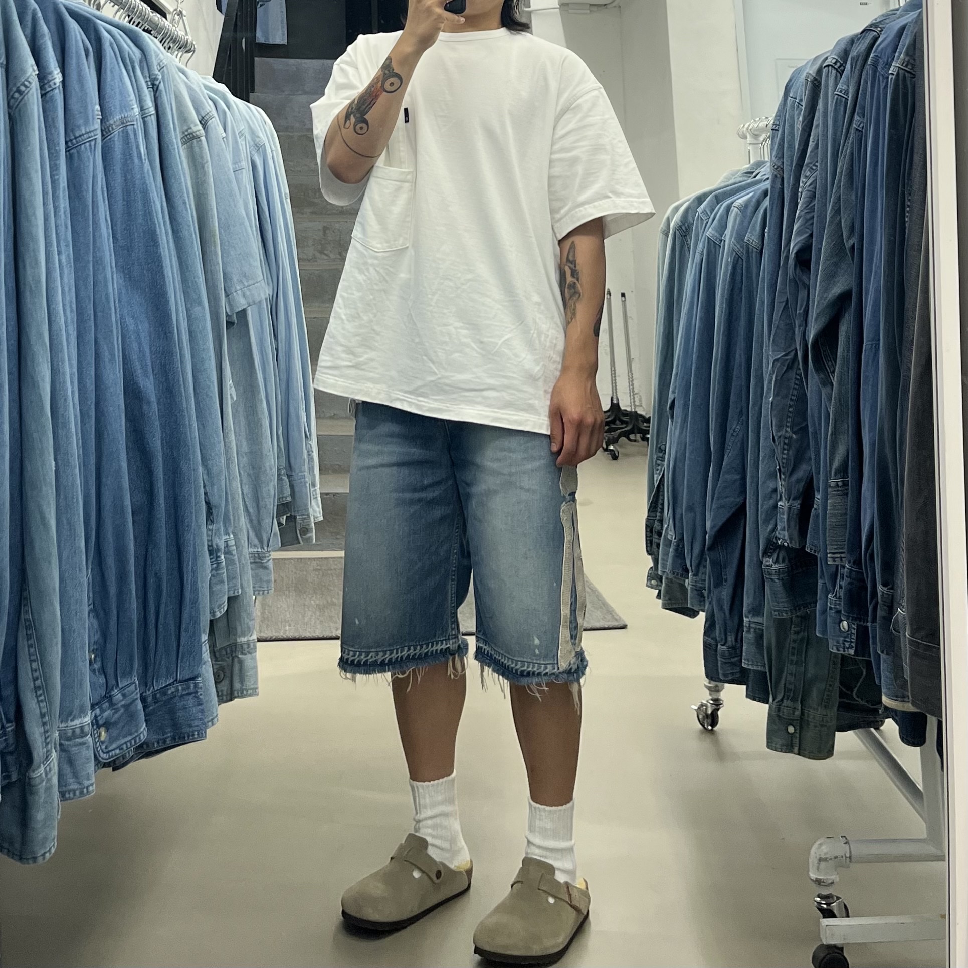 Kapital 14 oz. Denim 5P Bone Embroidery Short Pants Indigo (Processing), Kapital 56 Pieces MA-1 Rainbowy Happy Heel Socks White 착용 스타일 - 1