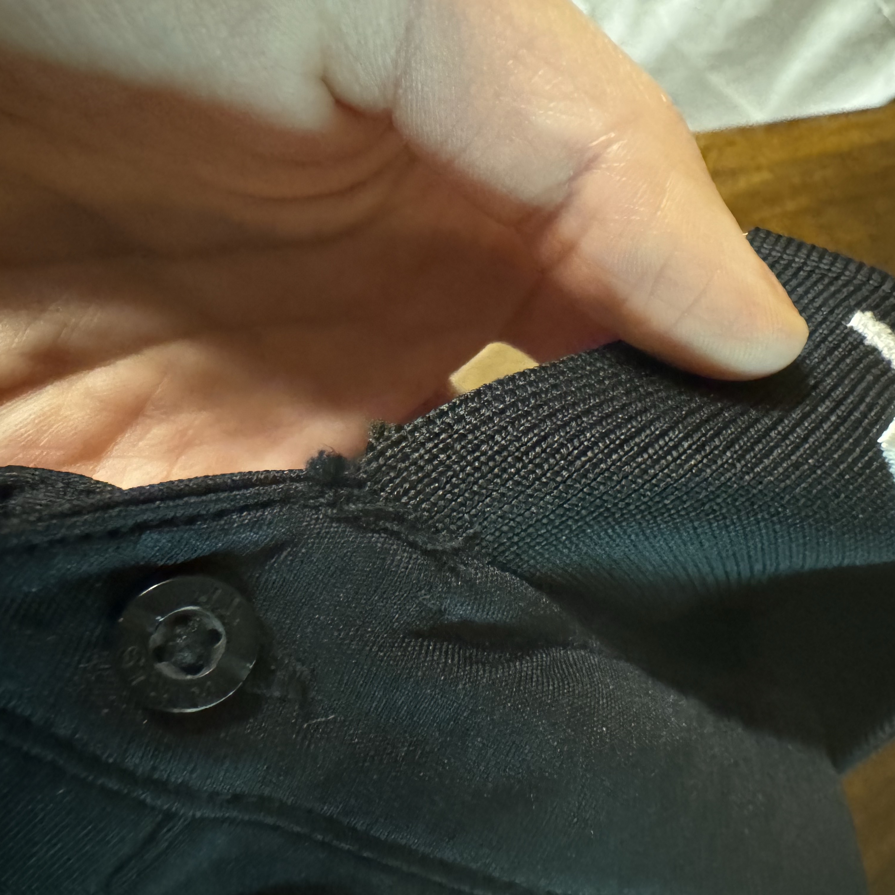 J.Lindeberg Tour Tech Regular Fit Golf Polo Black 착용 스타일 - 3