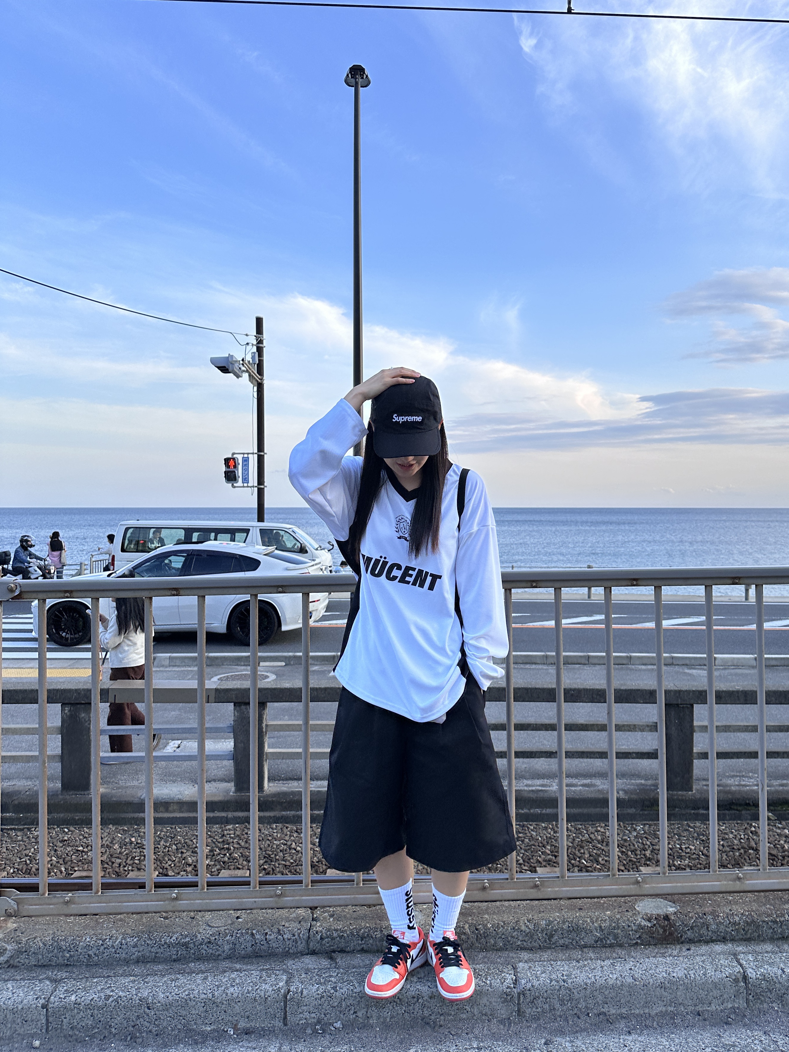 Stussy Helvetica Crew Socks White Black, (W) Jordan 1 Low OG Starfish 착용 스타일 - 1