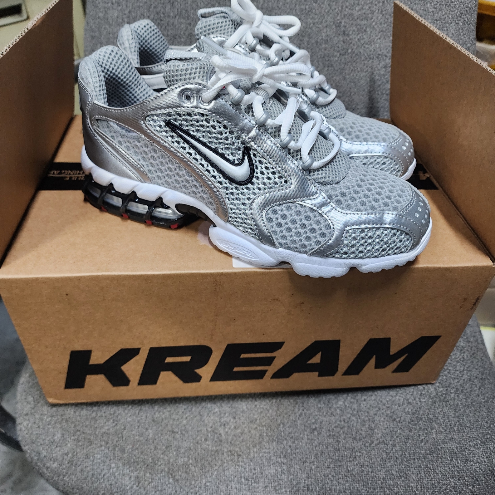 Nike Air Zoom Spiridon Cage 2 Metallic Silver 착용 스타일