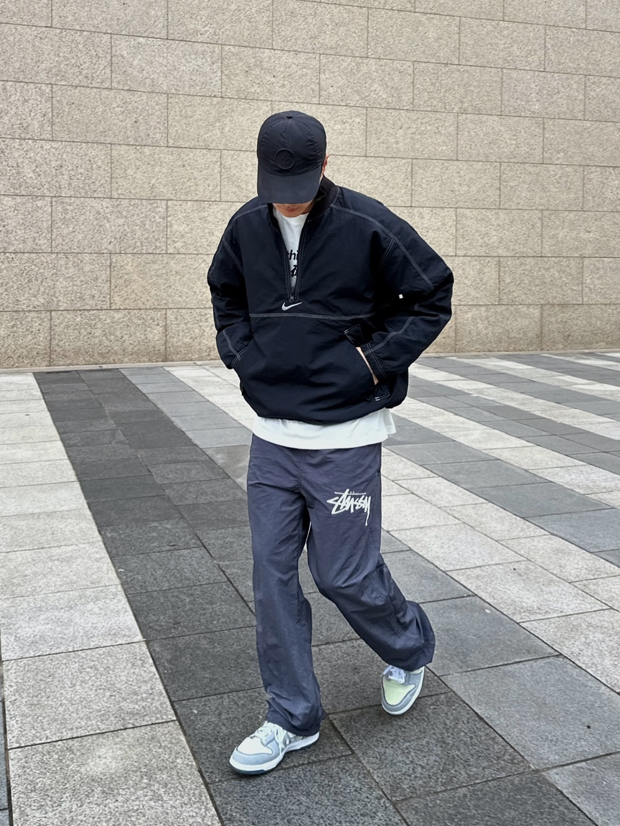 Supreme x Nike Ripstop Pullover Black - 24SS, Nike x Stussy Beach Pants Off Noir 착용 스타일 - 2