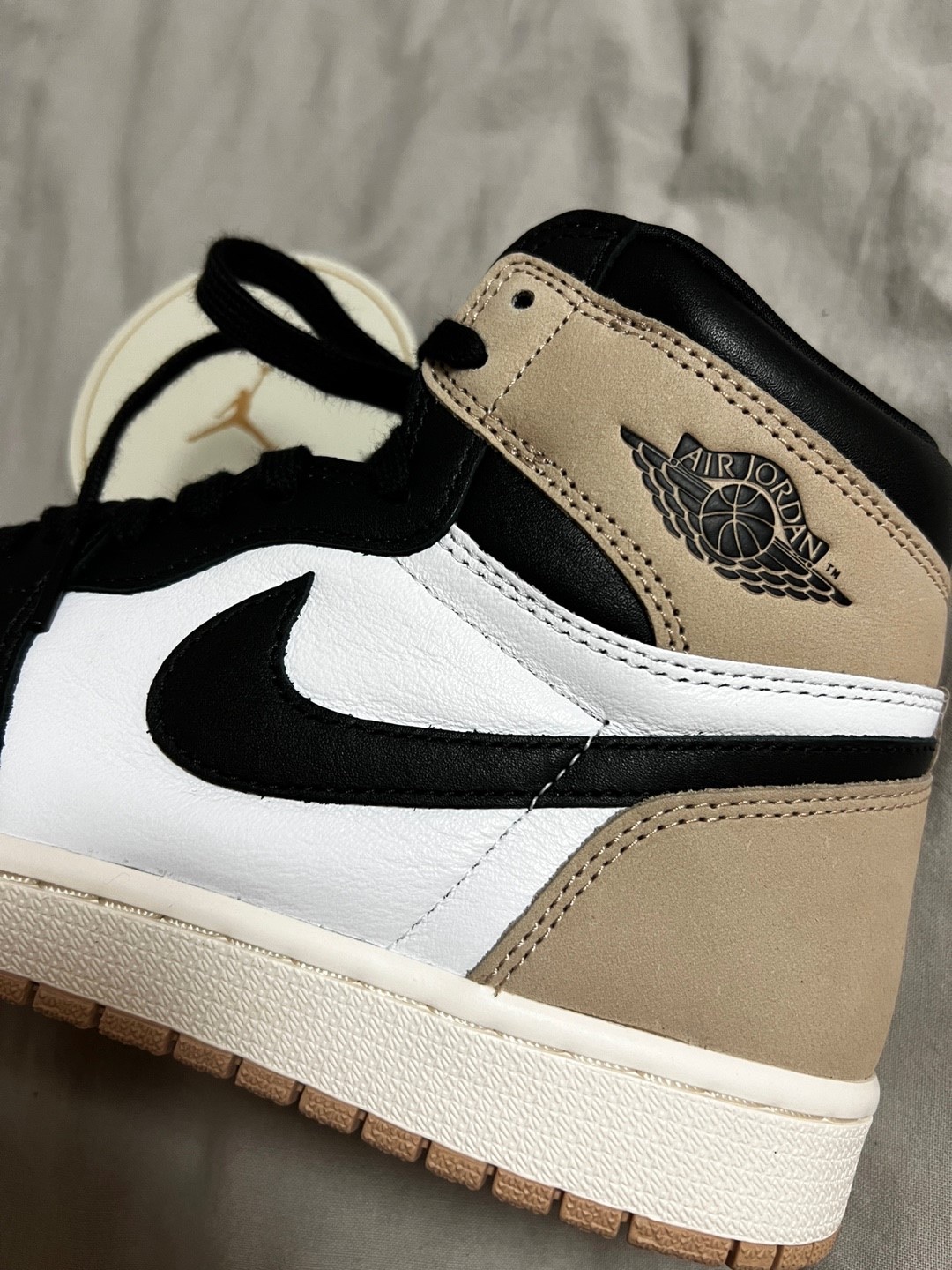 (W) Jordan 1 Retro High OG Latte 착용 스타일