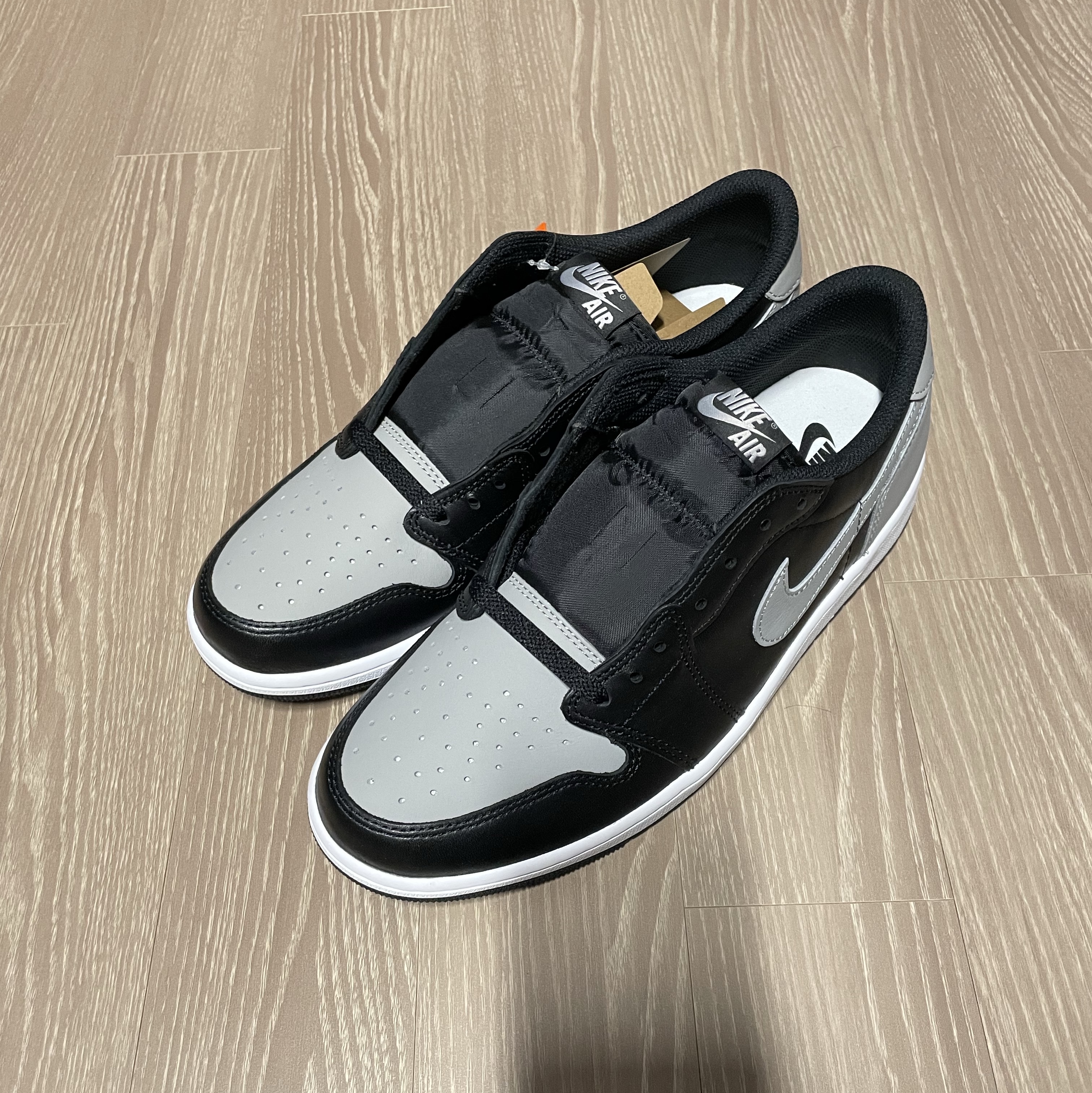 Jordan 1 Retro Low OG Shadow 착용 스타일 - 2