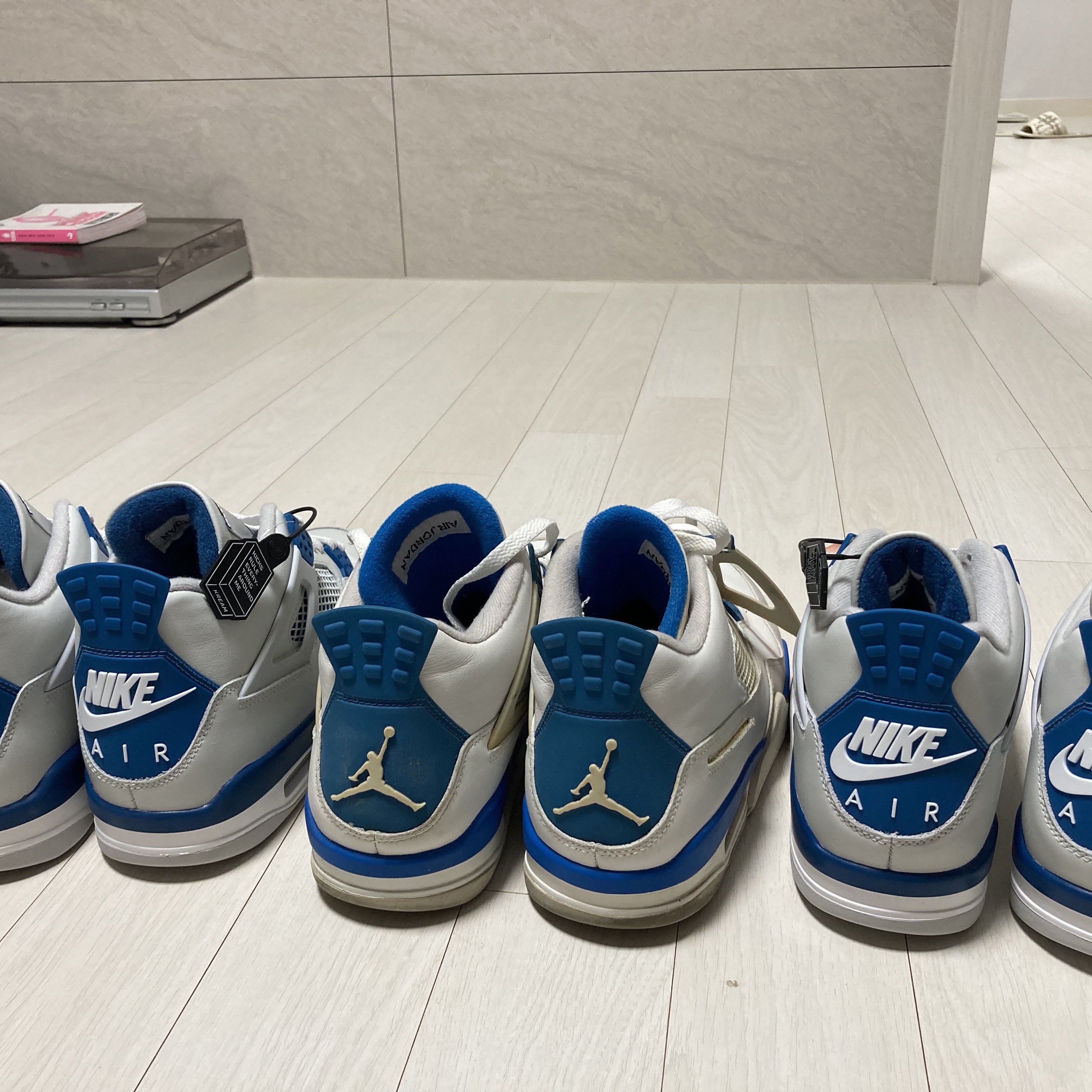 Jordan 4 Retro Industrial Blue 착용 스타일 - 1
