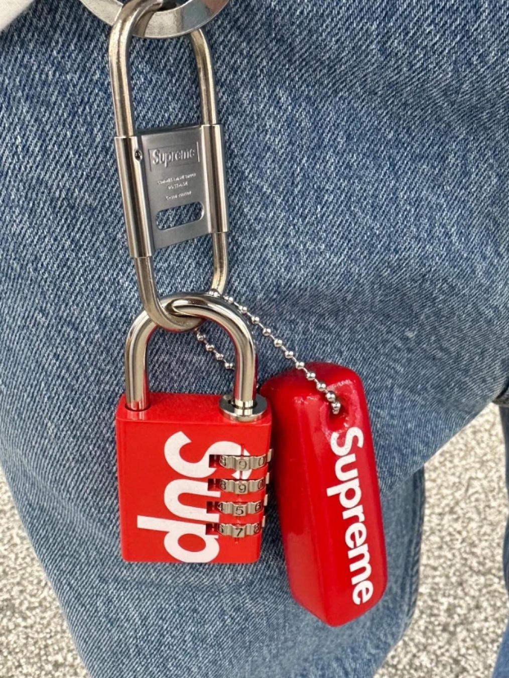 Human Made Carabiner 70mm Silver, Supreme CDW Delta Carabiner Silver - 24SS 착용 스타일 - 2