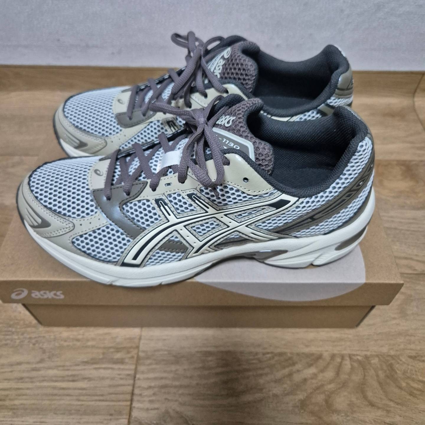 Asics Gel-1130 Birch Dark Taupe - Korea Exclusive 착용 스타일 - 2