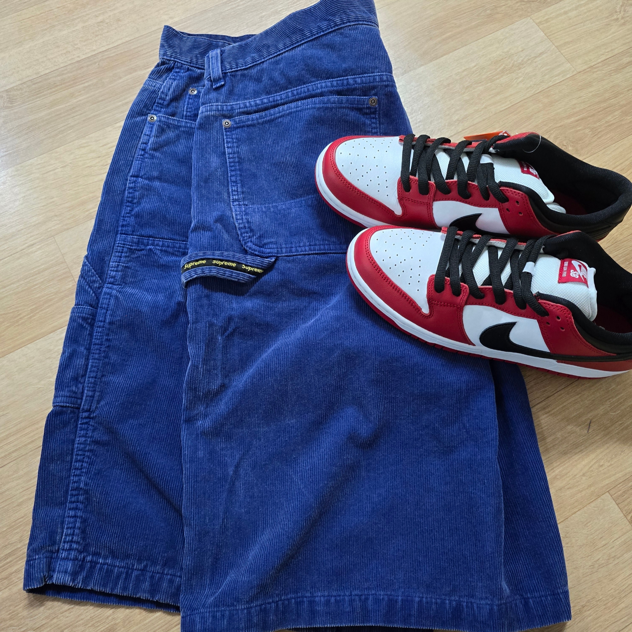 Supreme Washed Corduroy Double Knee Painter Short Blue - 24SS, Nike SB Dunk Low Pro Chicago 착용 스타일 - 1