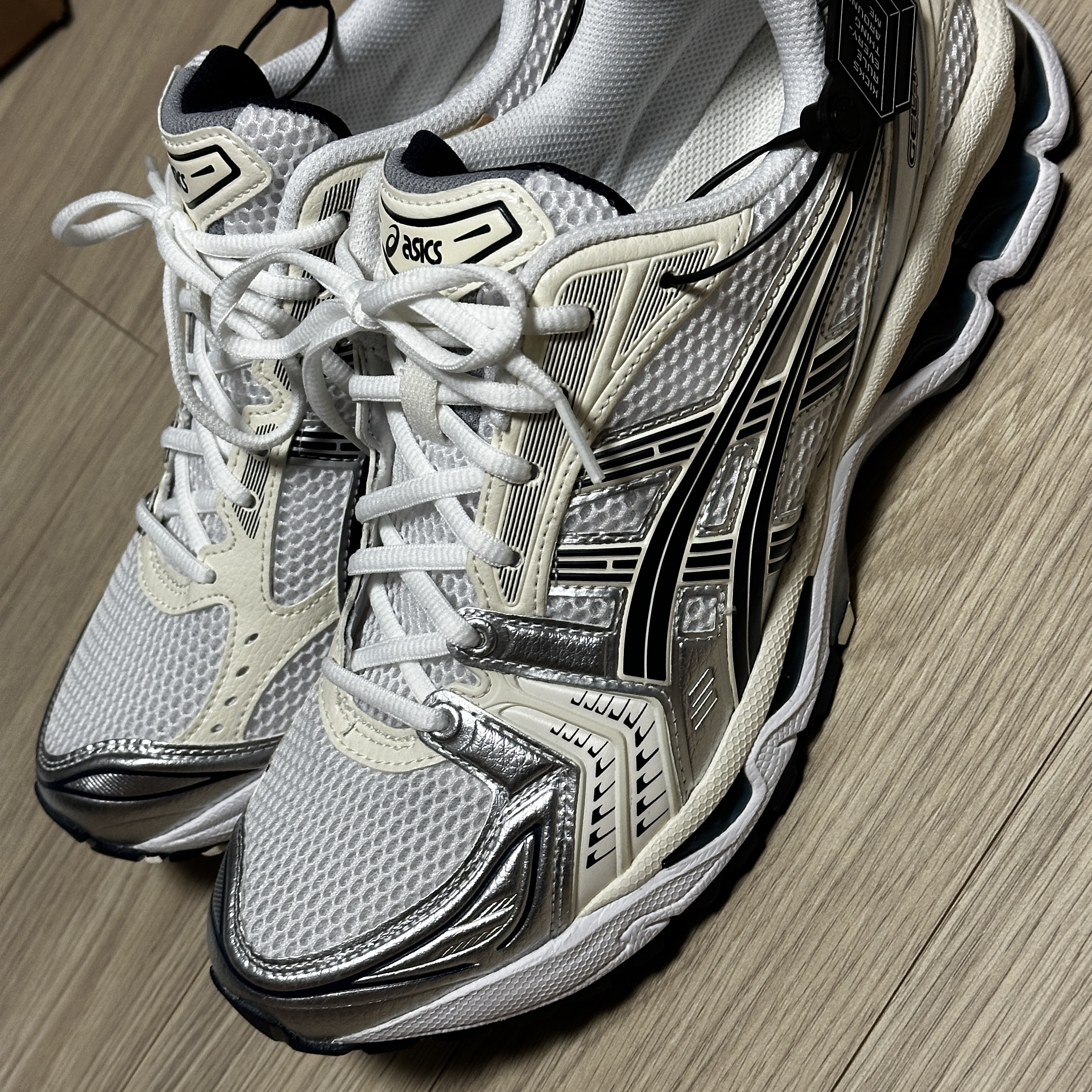 (W) Asics Gel-Kayano 14 White Midnight 착용 스타일