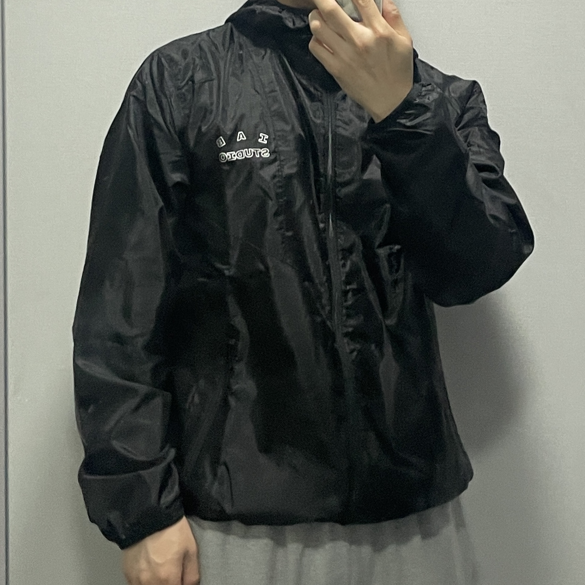 IAB Studio Ripstop Wind Jacket Black 착용 스타일