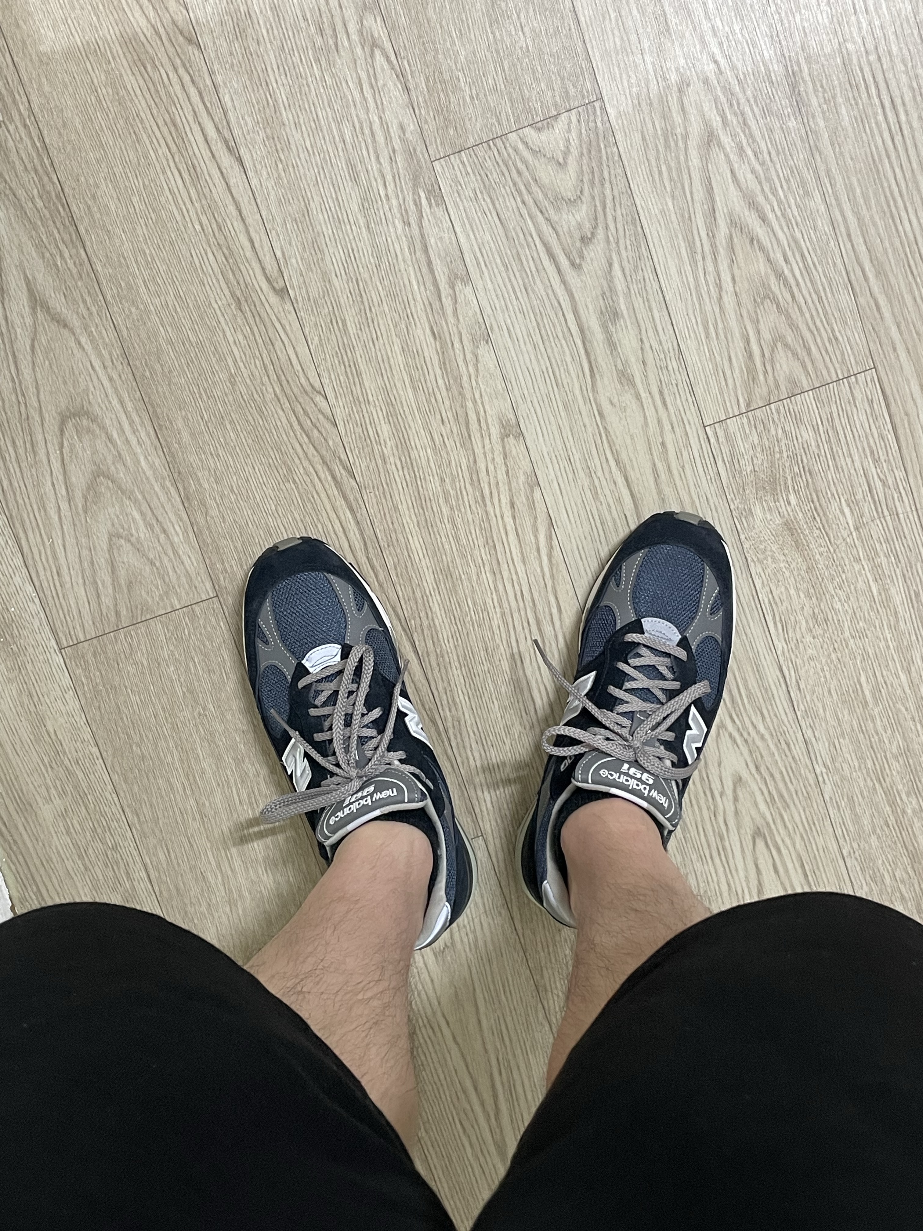 Stussy Basic Stussy T-Shirt Navy 2024, 2025, New Balance 991 Made in UK Navy 착용 스타일 - 3
