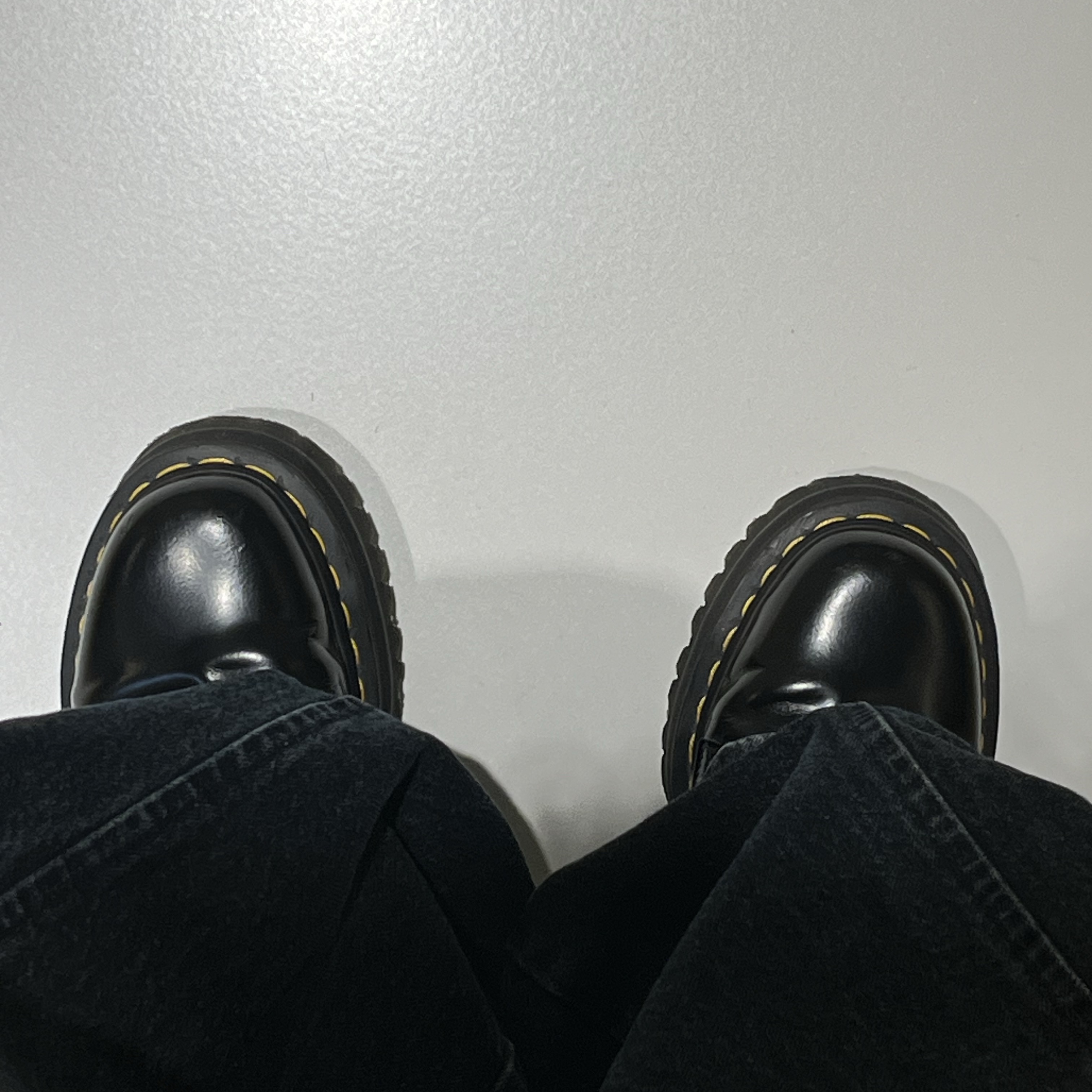 Dr. Martens Jadon Boots Black 착용 스타일