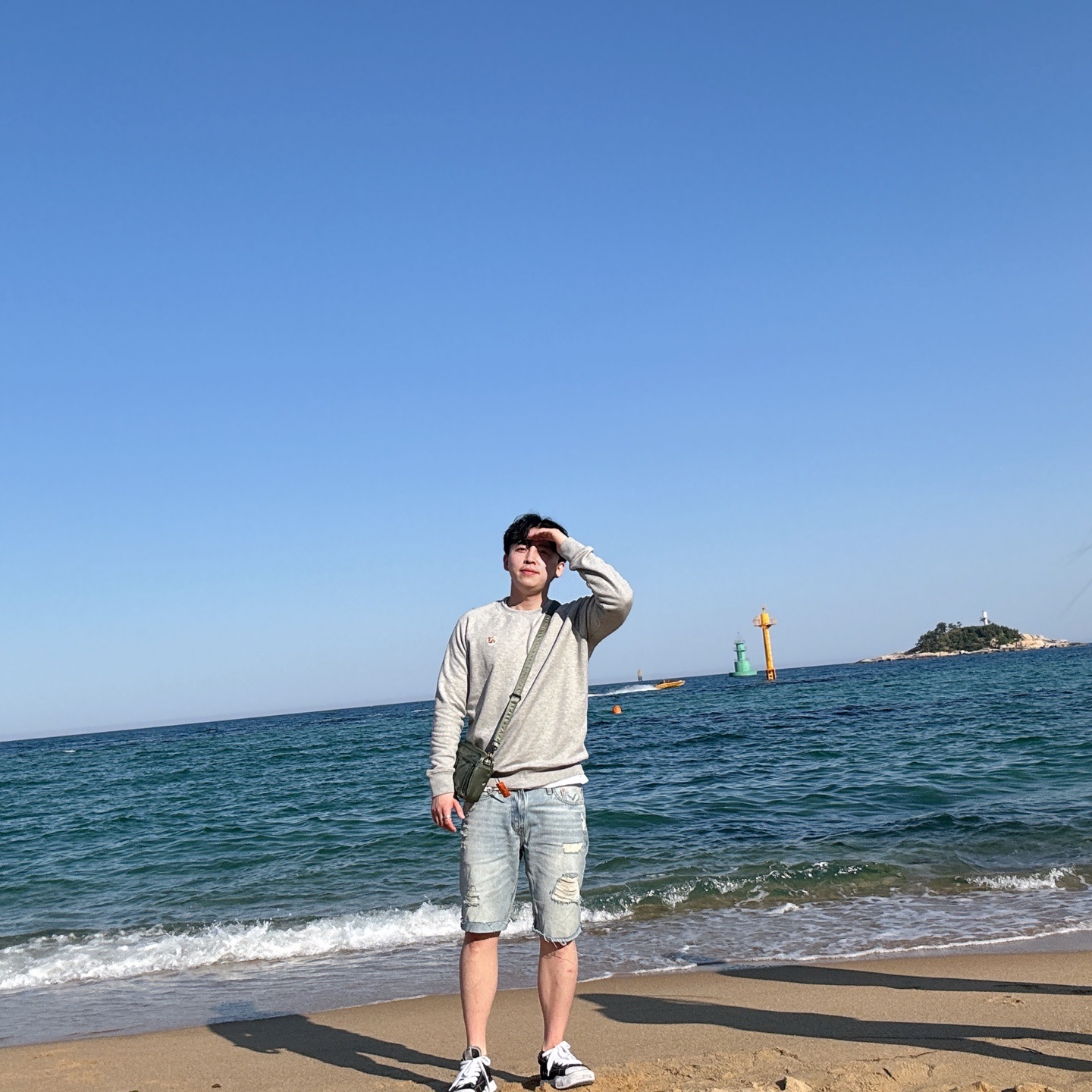 Maison Mihara Yasuhiro Peterson OG Sole Canvas Low Sneakers Black, Porter Tanker Shoulder Bag Sage Green 착용 스타일