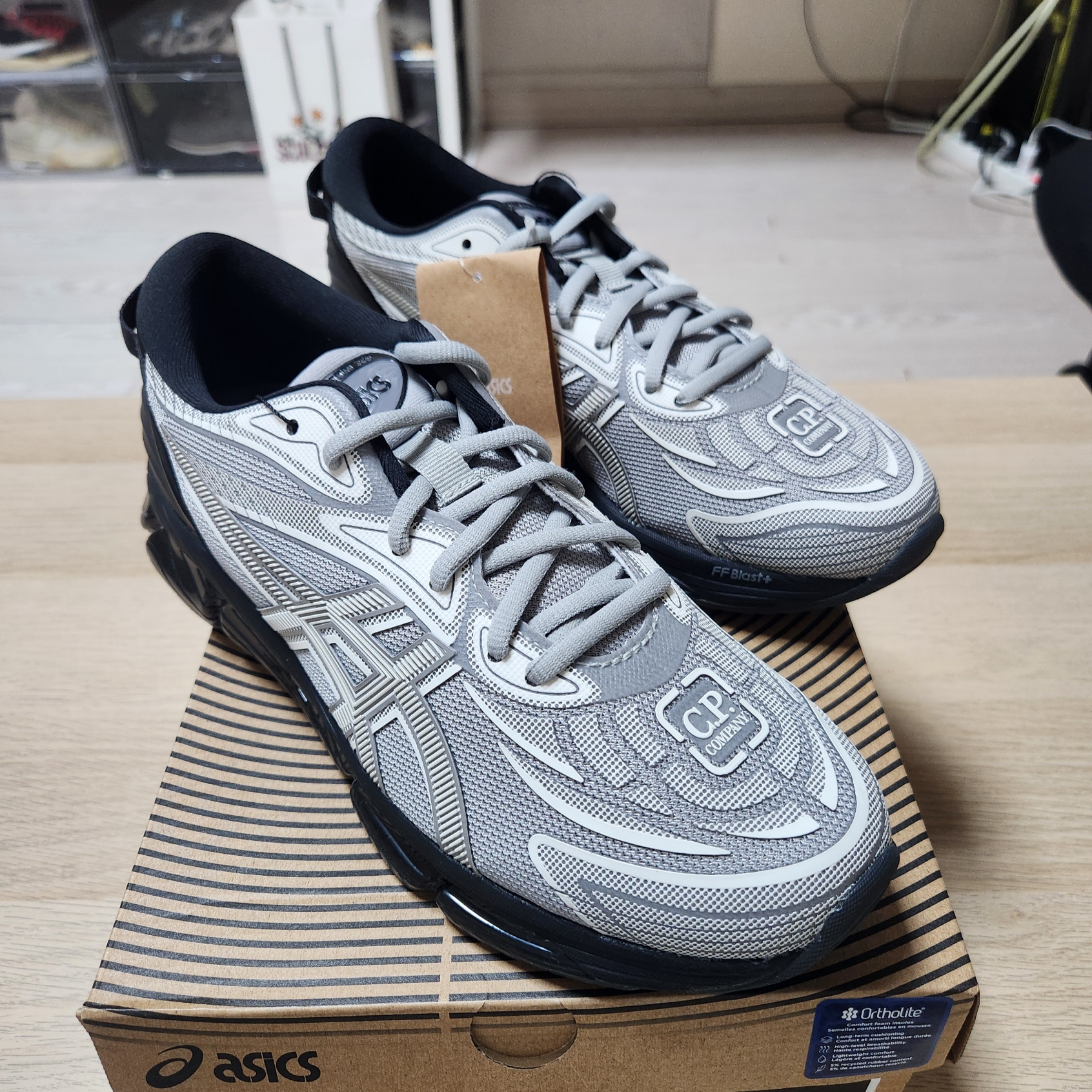 Asics x C.P. Company Gel-Quantum 360 VIII Cement Grey 착용 스타일 - 7