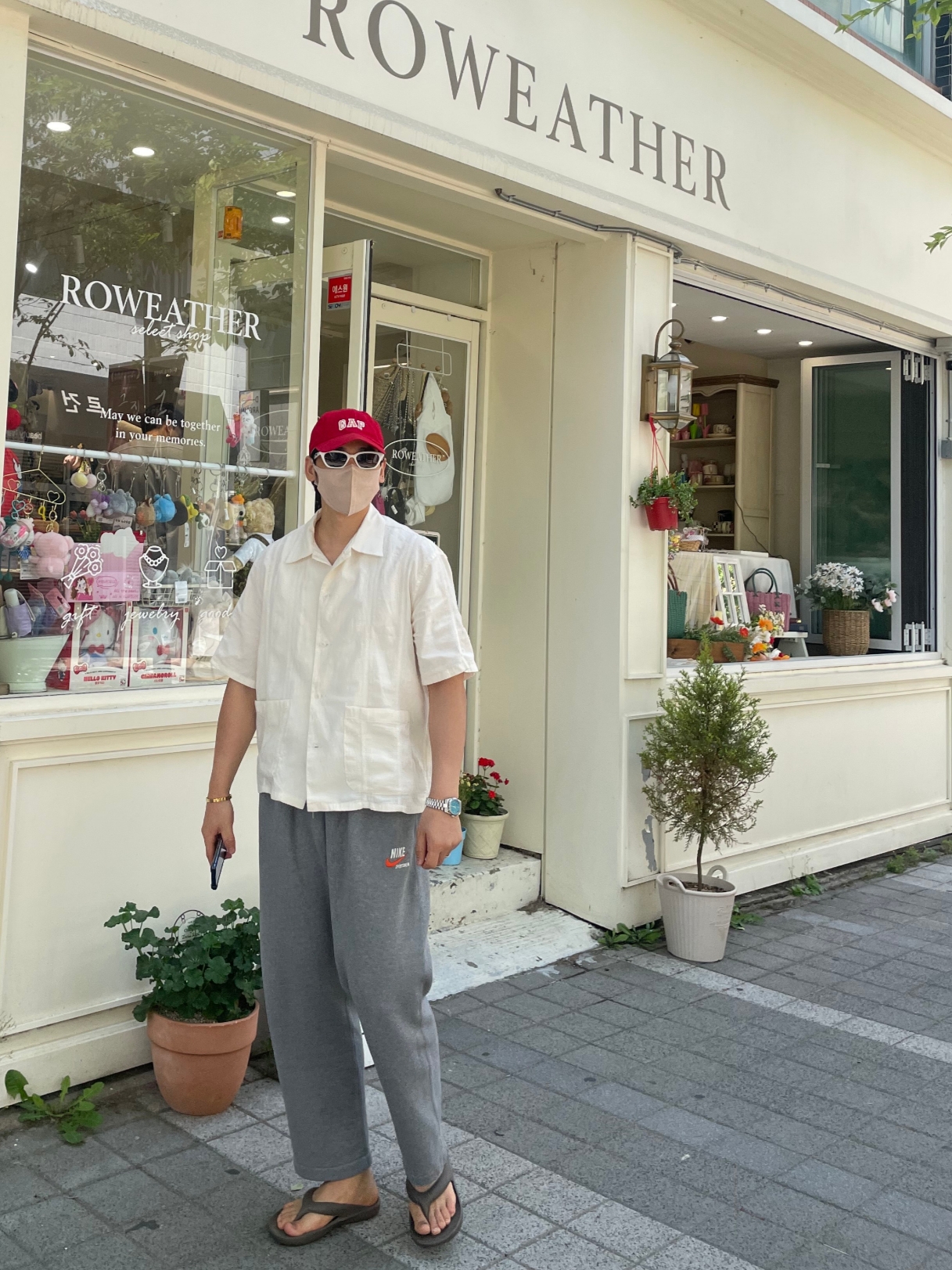 New Balance x Taw&Toe Flip Flop Dark Brown, Nike NSW Trends Fleece Pants Carbon Header - Asia 착용 스타일