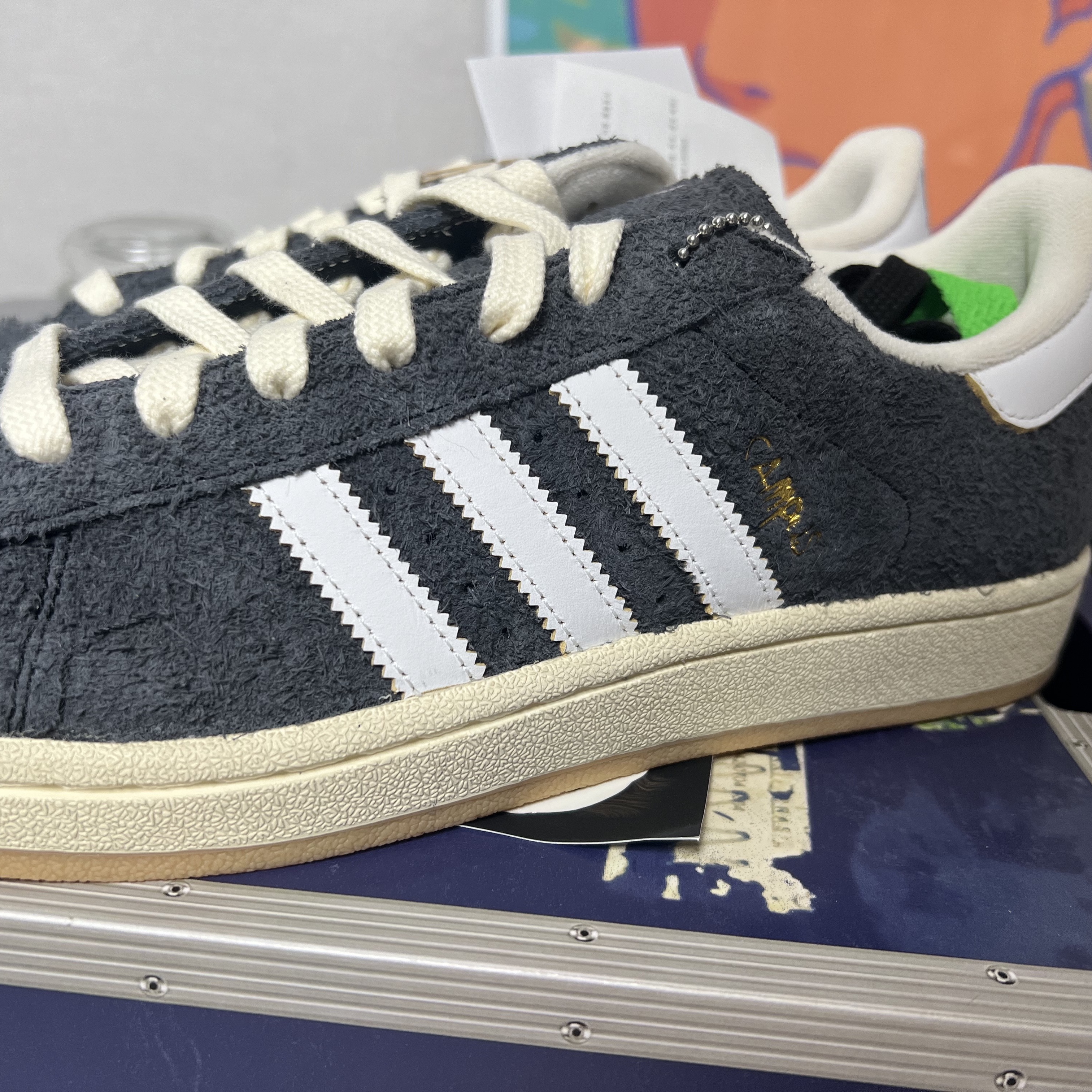 Adidas x KoRn Campus 2.0 Carbon Cloud White 착용 스타일 - 2