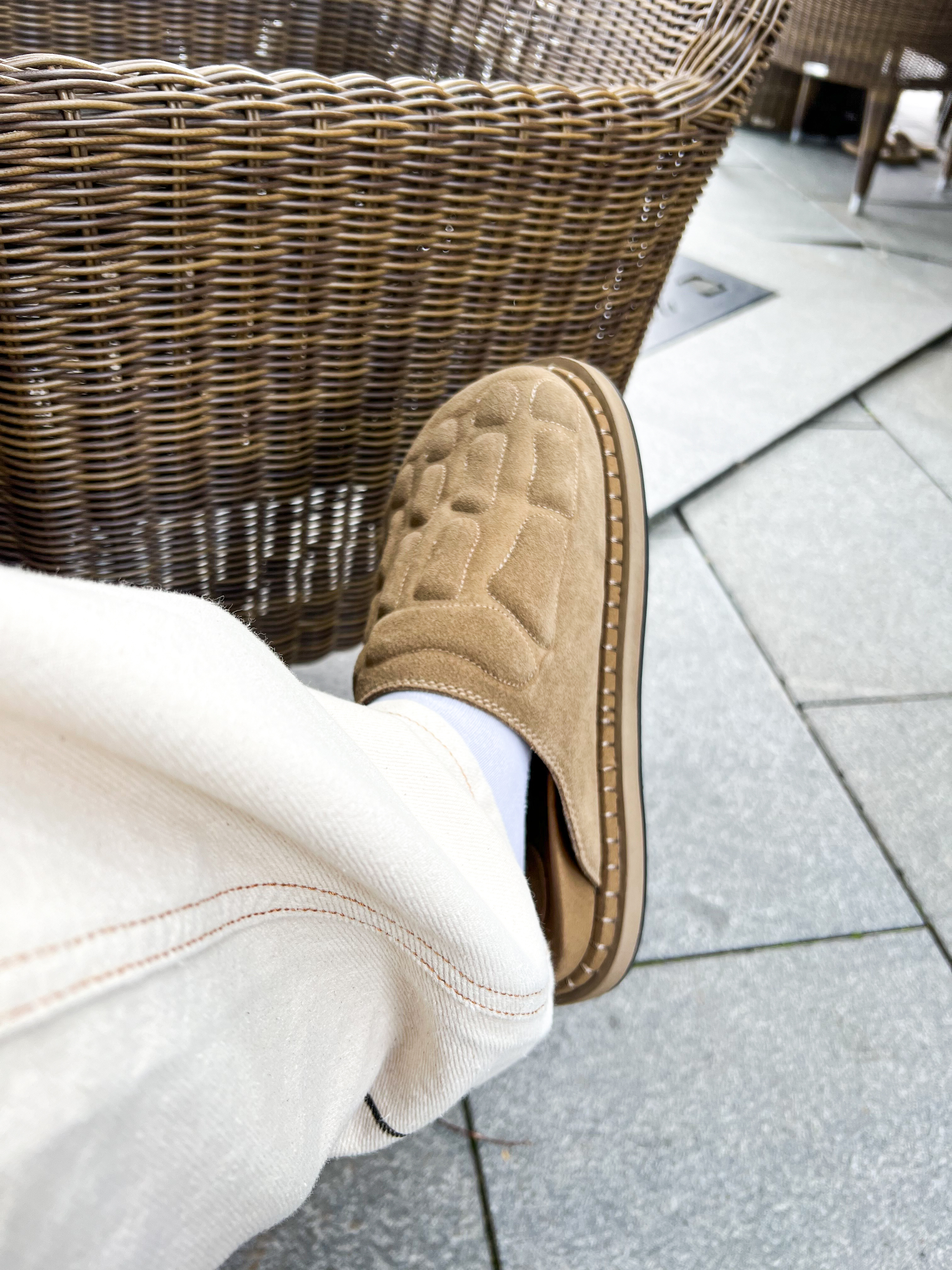 (W) Gucci x Adidas Gazelle Sneakers Yellow White, Kinchi x Yiyae Bone Mule Camel 착용 스타일 - 4