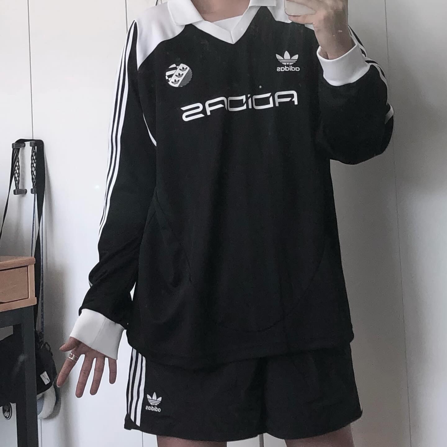Adidas Adilenium Oversized Long Sleeve Jersey Black - US Sizing 착용 스타일 - 3
