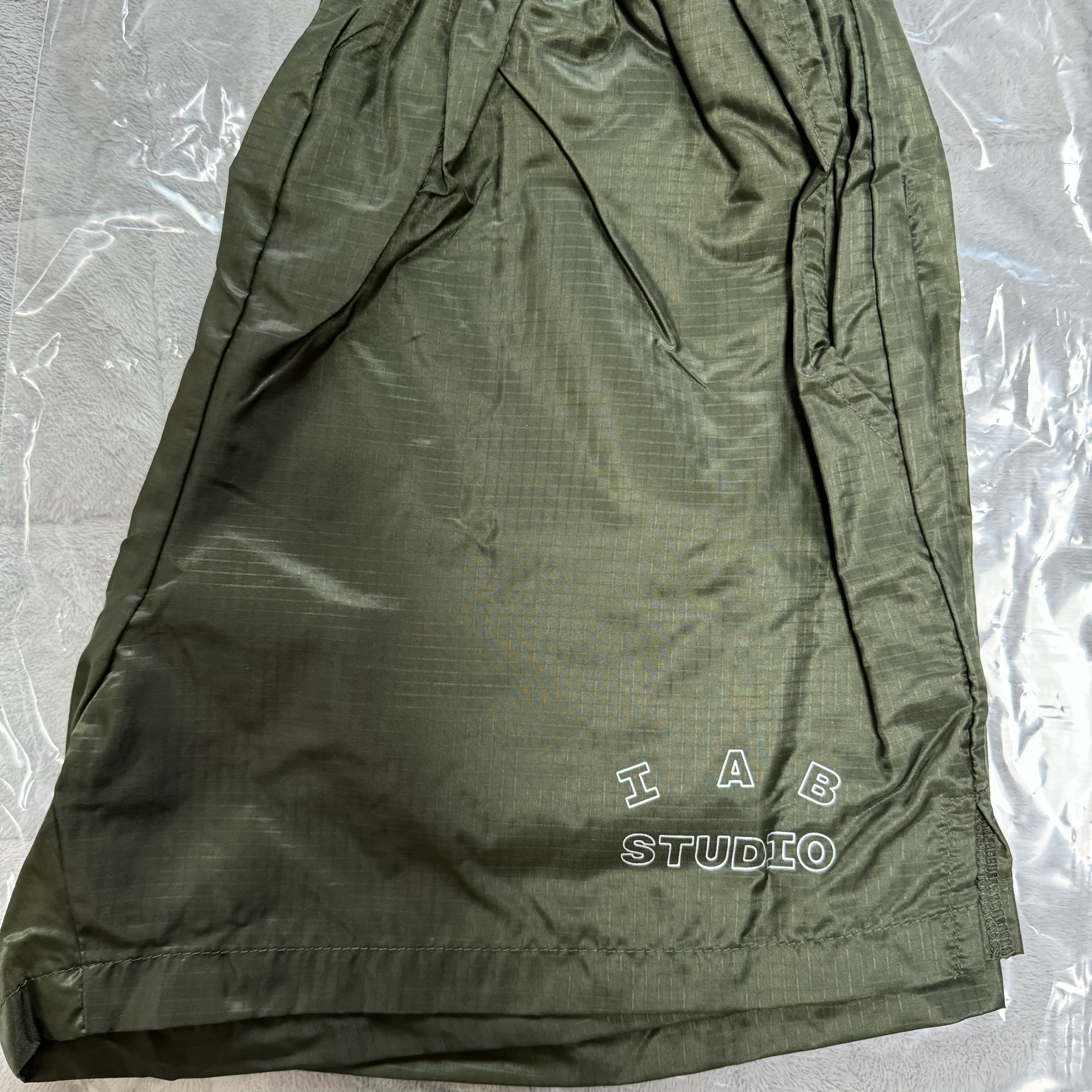 IAB Studio Ripstop Shorts Deep Green 착용 스타일 - 1
