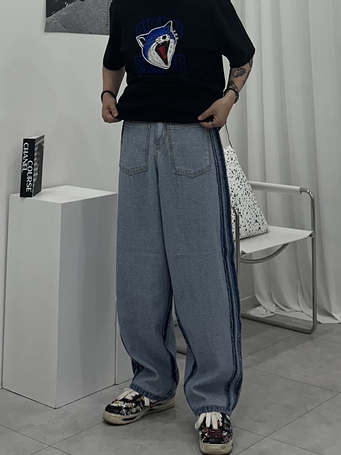 Maison Kitsune x Ader Error Yawn Fox T-Shirt Black, Nike x Peaceminusone Air Force 1 Low Para-Noise 착용 스타일 - 3