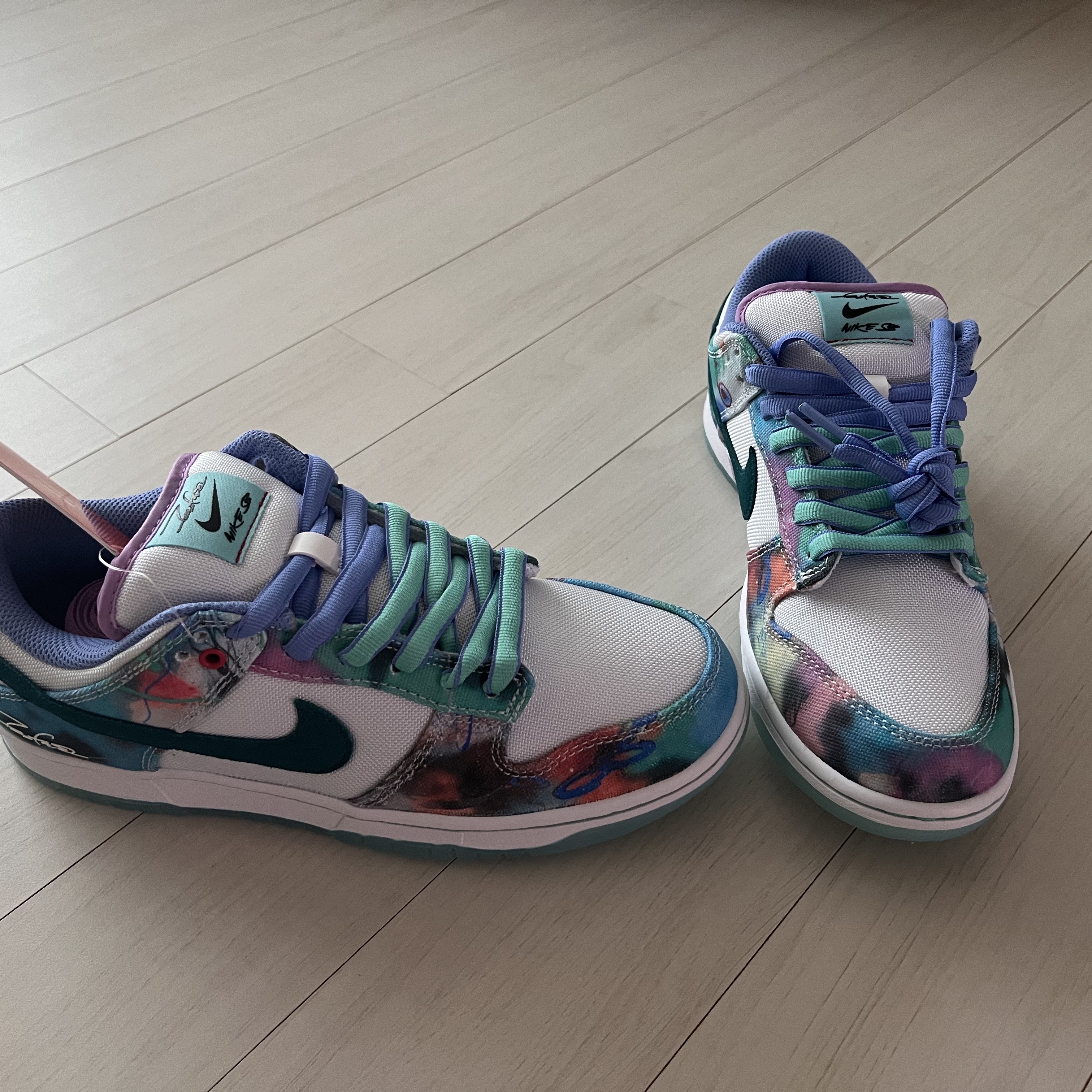Nike x Futura Laboratories SB Dunk Low OG QS White and Geode Teal 착용 스타일 - 2