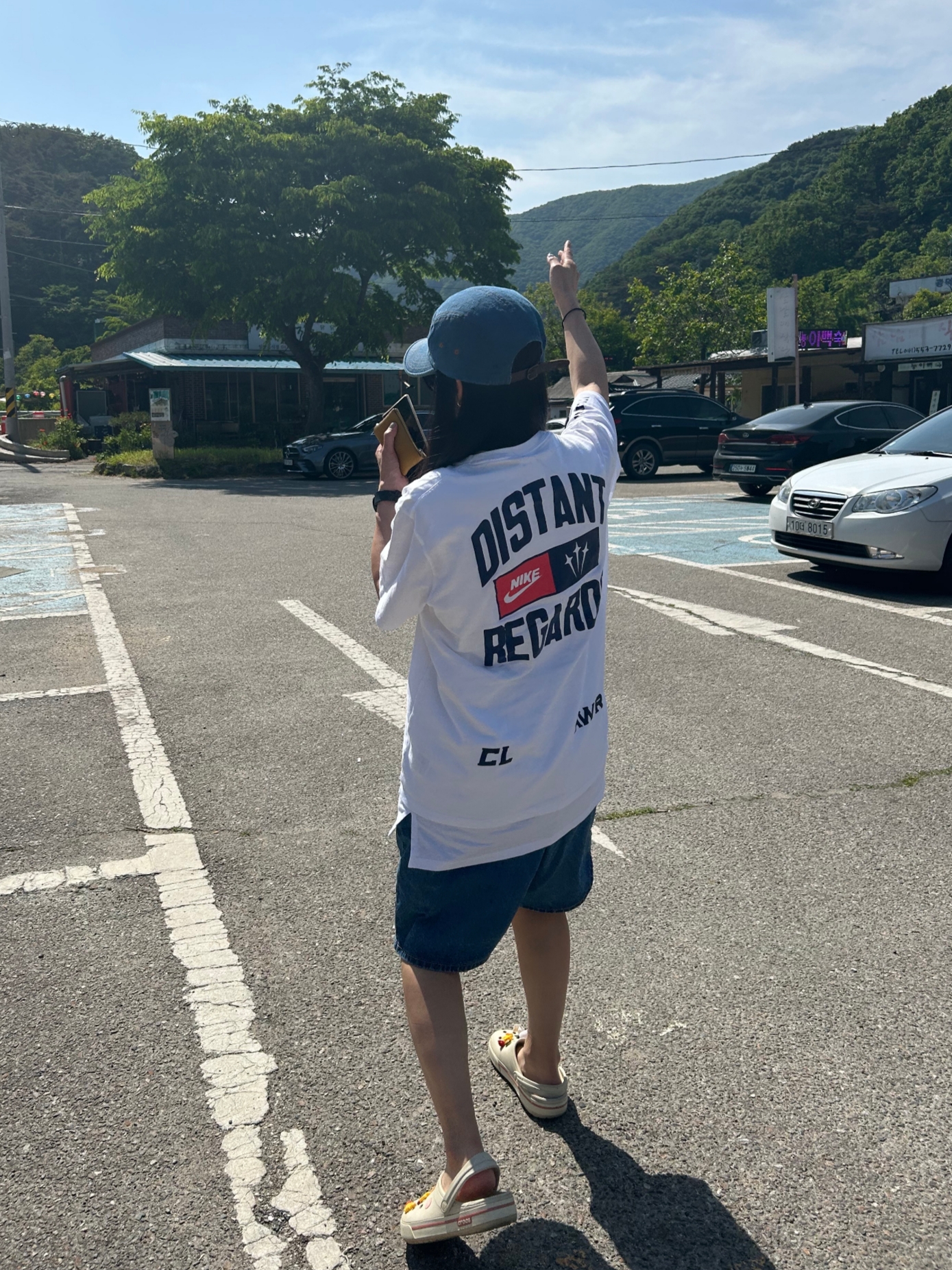 Nike x Drake Nocta x Cactus Plant Flea Market Souvenir Cactus T-Shirt White (DR2630-100), Supreme Washed Chino Twill Camp Cap Denim - 22FW 착용 스타일 - 3
