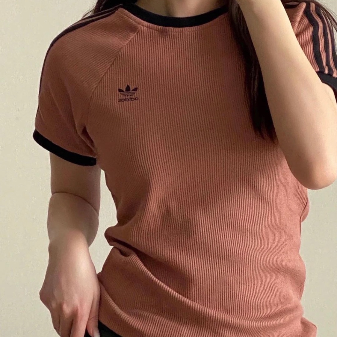 (W) Adidas 3-Stripes Slim T-Shirt Clay Strata - KR Sizing 착용 스타일