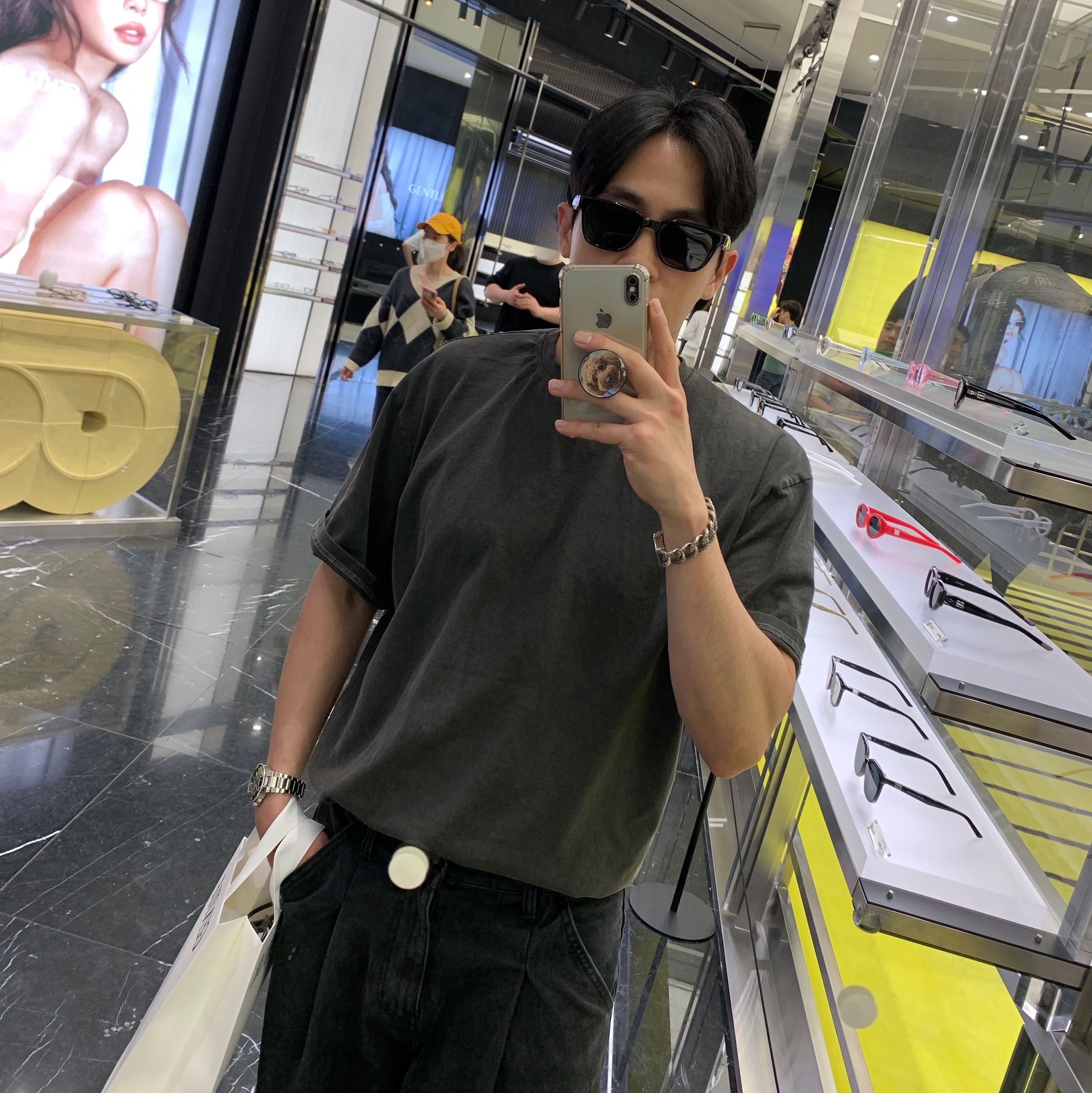 Gentle Monster x Maison Margiela MM110 Black Black 착용 스타일 - 1