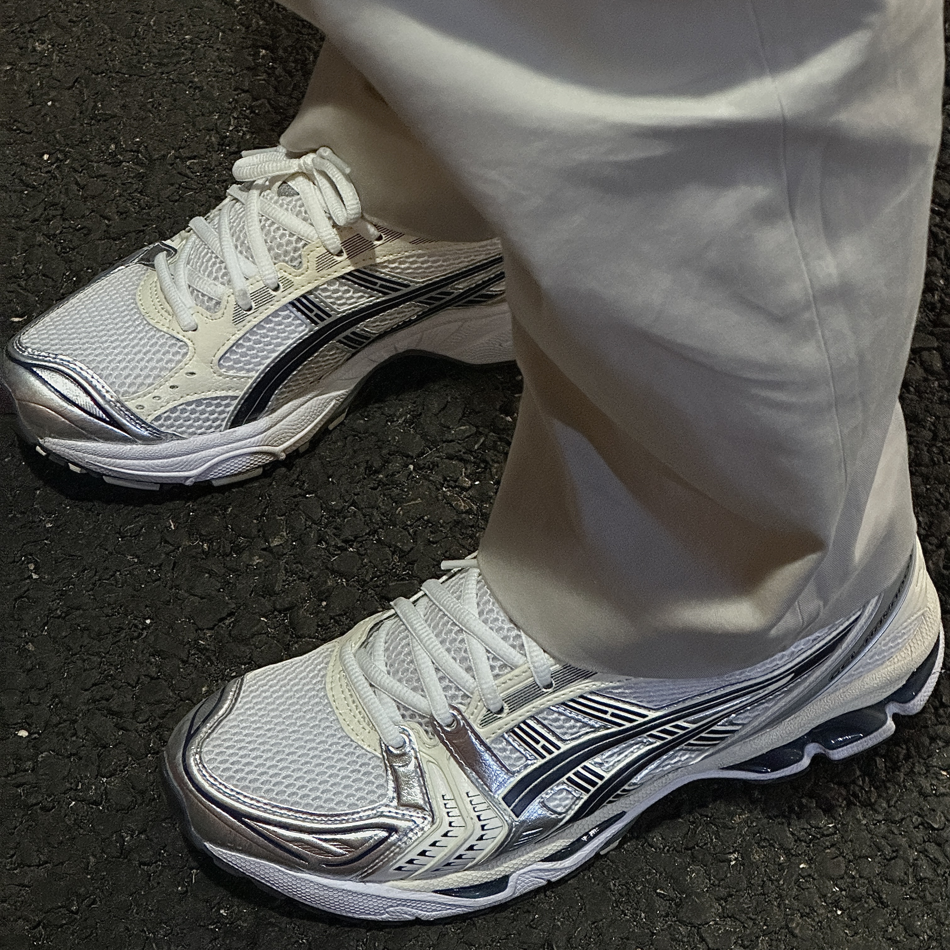(W) Asics Gel-Kayano 14 White Midnight 착용 스타일
