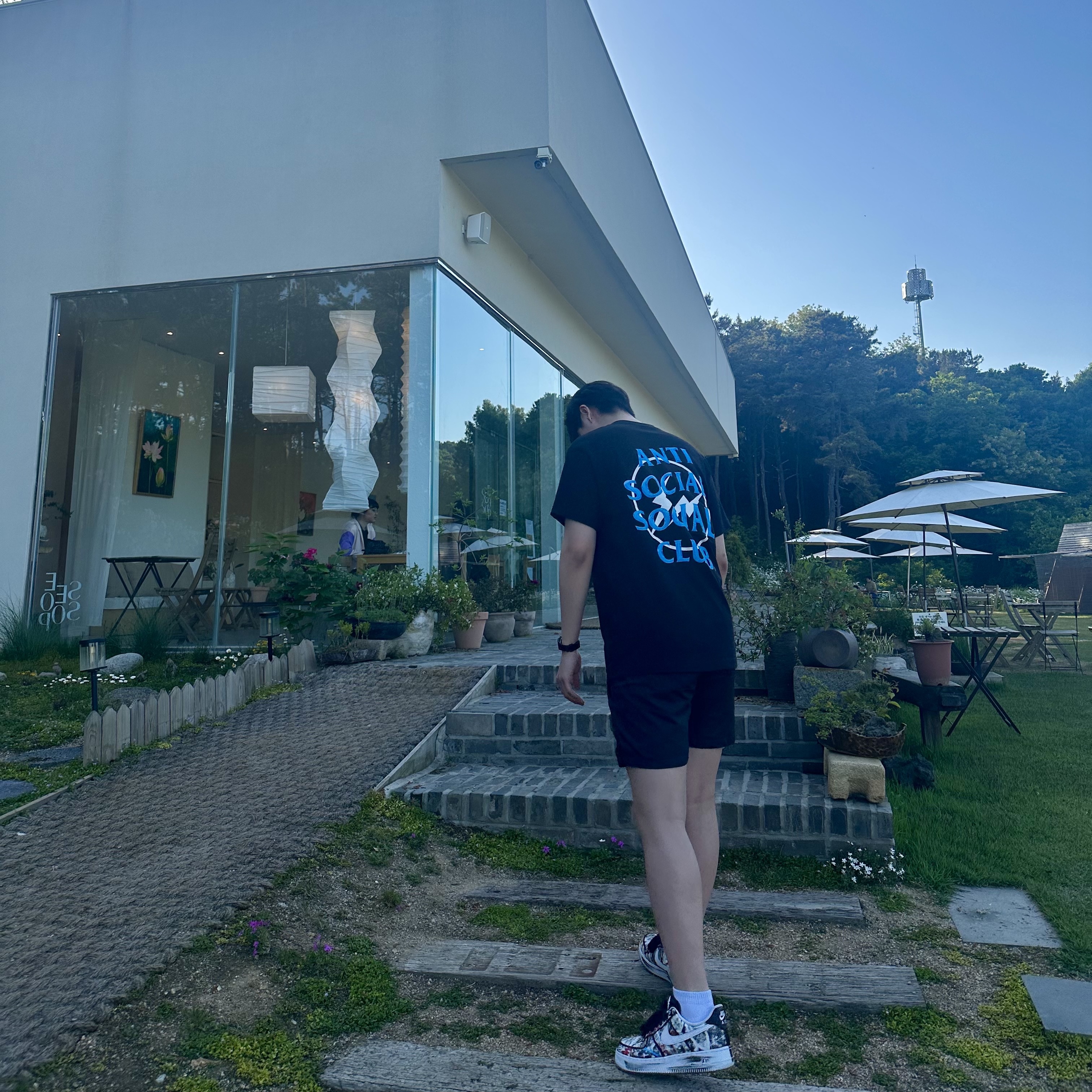 Nike x Peaceminusone Air Force 1 Low Para-Noise, Anti Social Social Club x Fragment Precious Petals T-Shirt Black Blue 착용 스타일