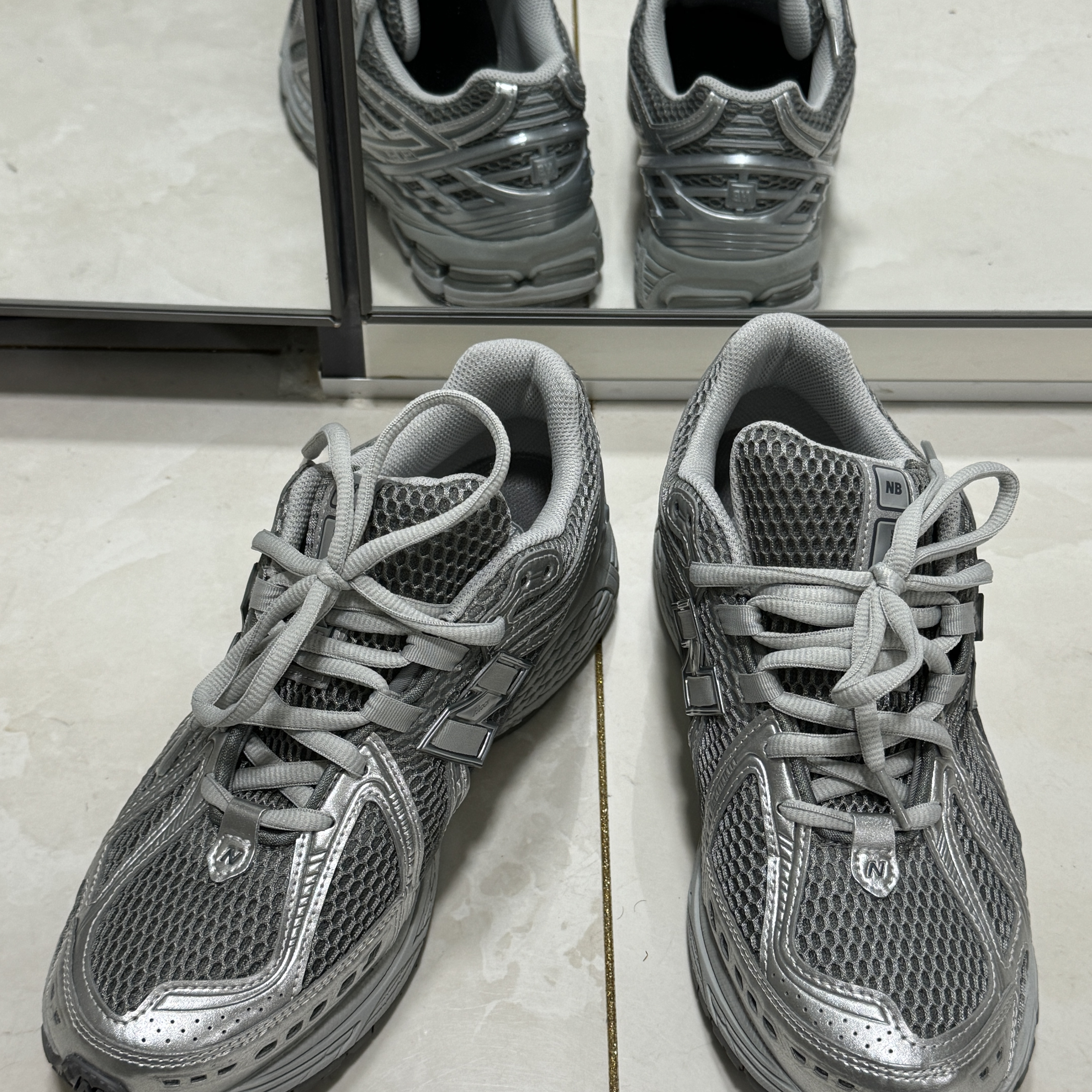 New Balance 1906R Harbor Grey Silver Metalic 착용 스타일