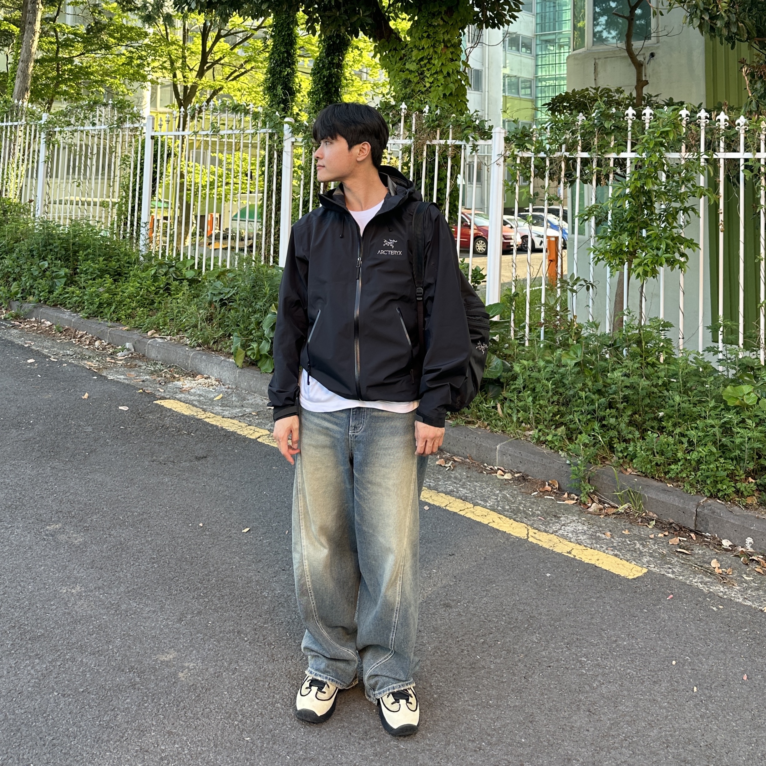 Arc'teryx Beta LT Jacket Black, Nike x Stussy Air Penny II Rattan and Limestone 착용 스타일 - 2