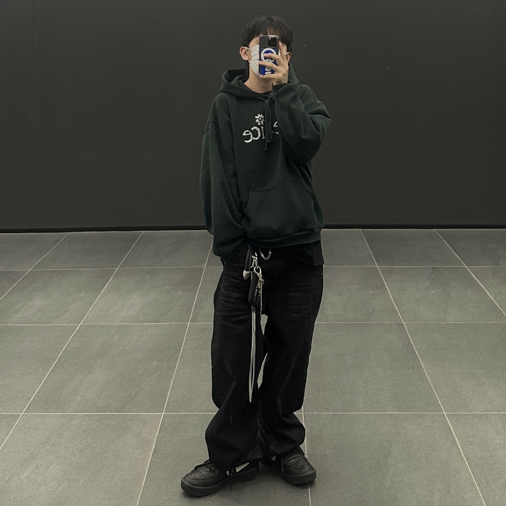 ERL Venice Hoodie Black, Nike x Ambush Air Force 1 Low SP Black 착용 스타일 - 2