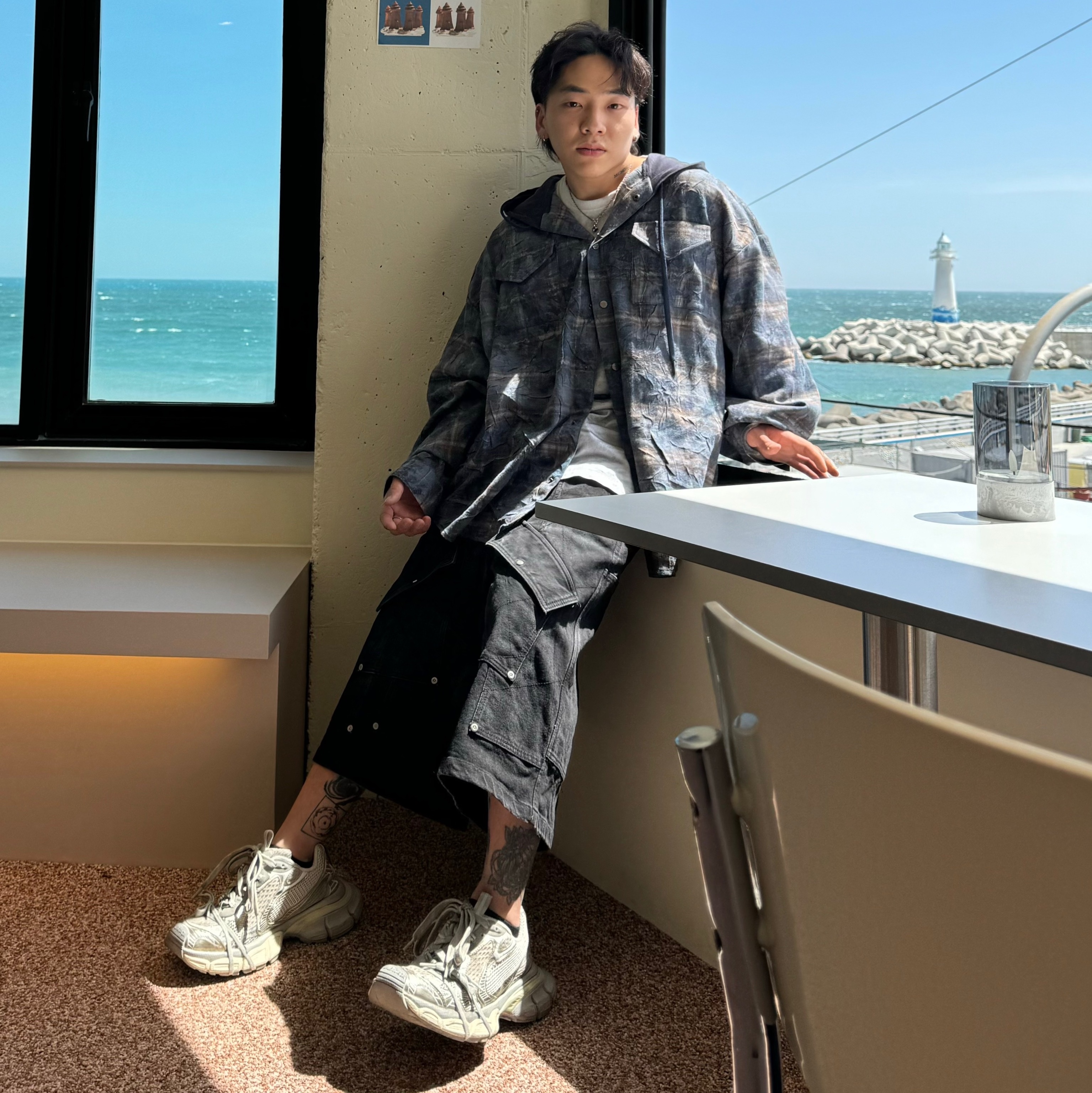 Balenciaga 3XL Sneakers Light Beige 착용 스타일 - 2
