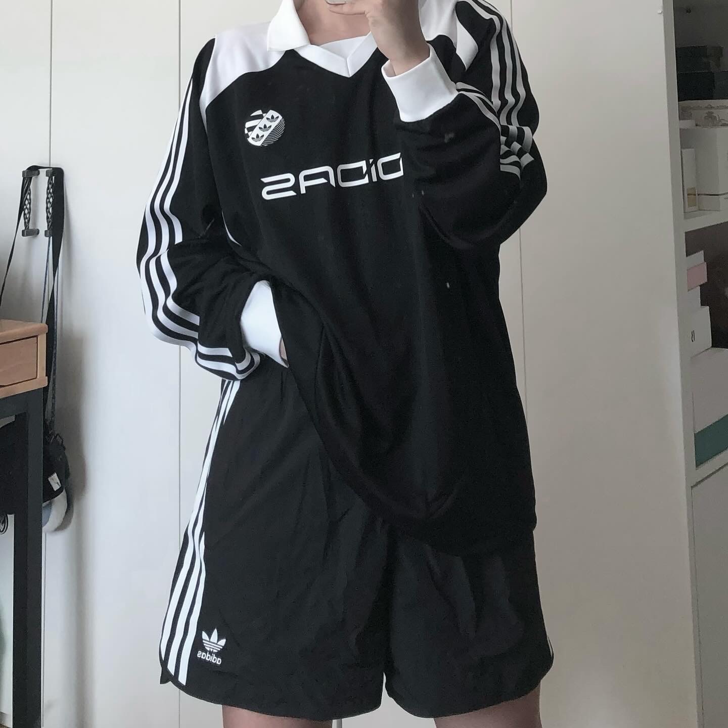 Adidas Adilenium Oversized Long Sleeve Jersey Black - US Sizing 착용 스타일 - 1
