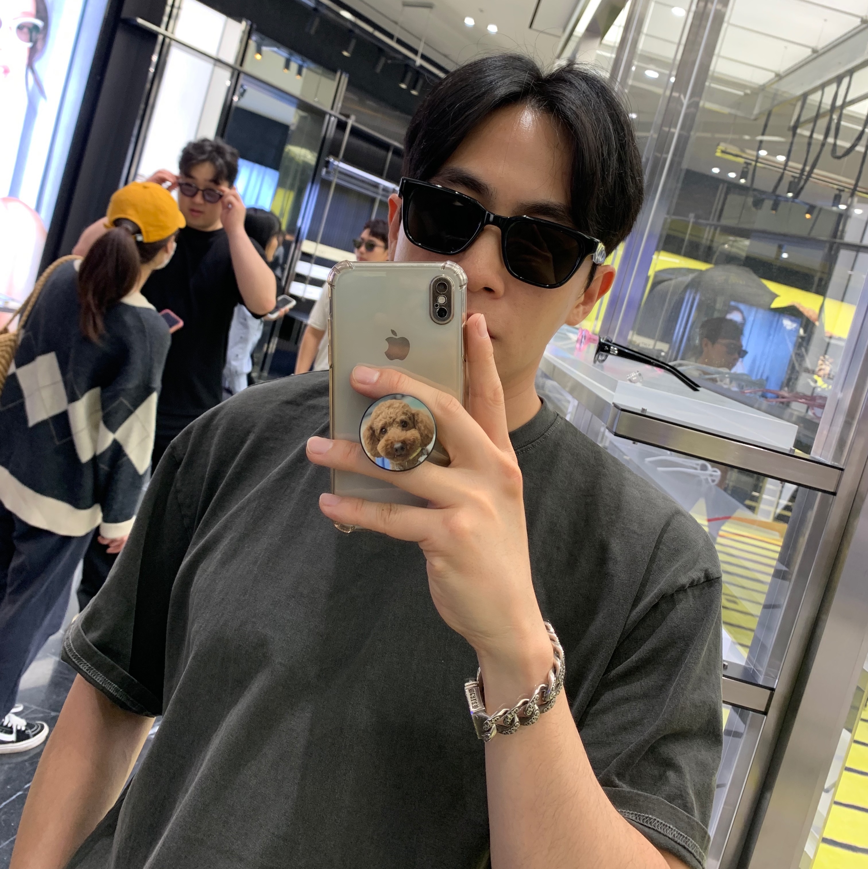 Gentle Monster x Maison Margiela MM110 Black Black 착용 스타일 - 4