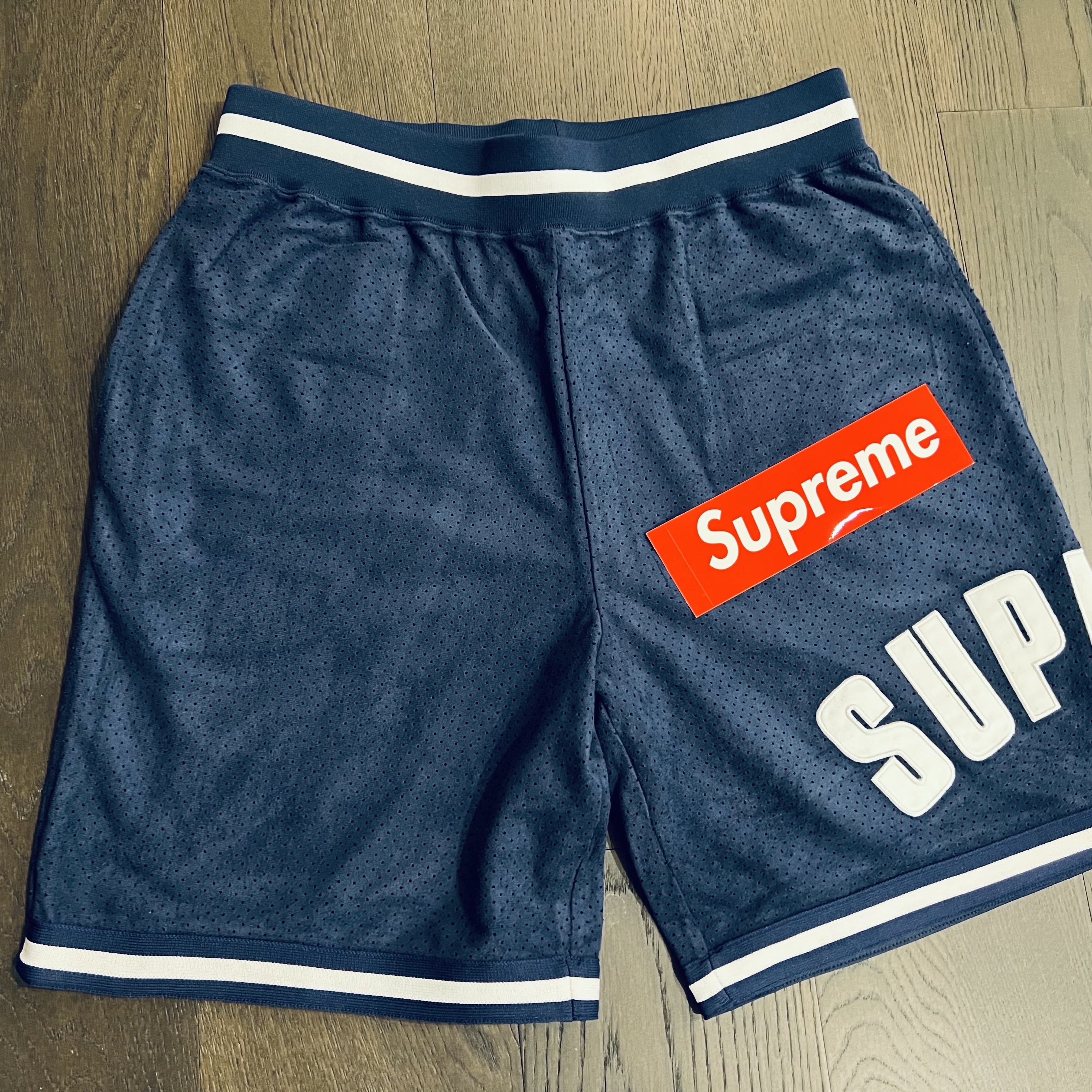 Supreme Ultrasuede Mesh Short Navy - 24SS 착용 스타일