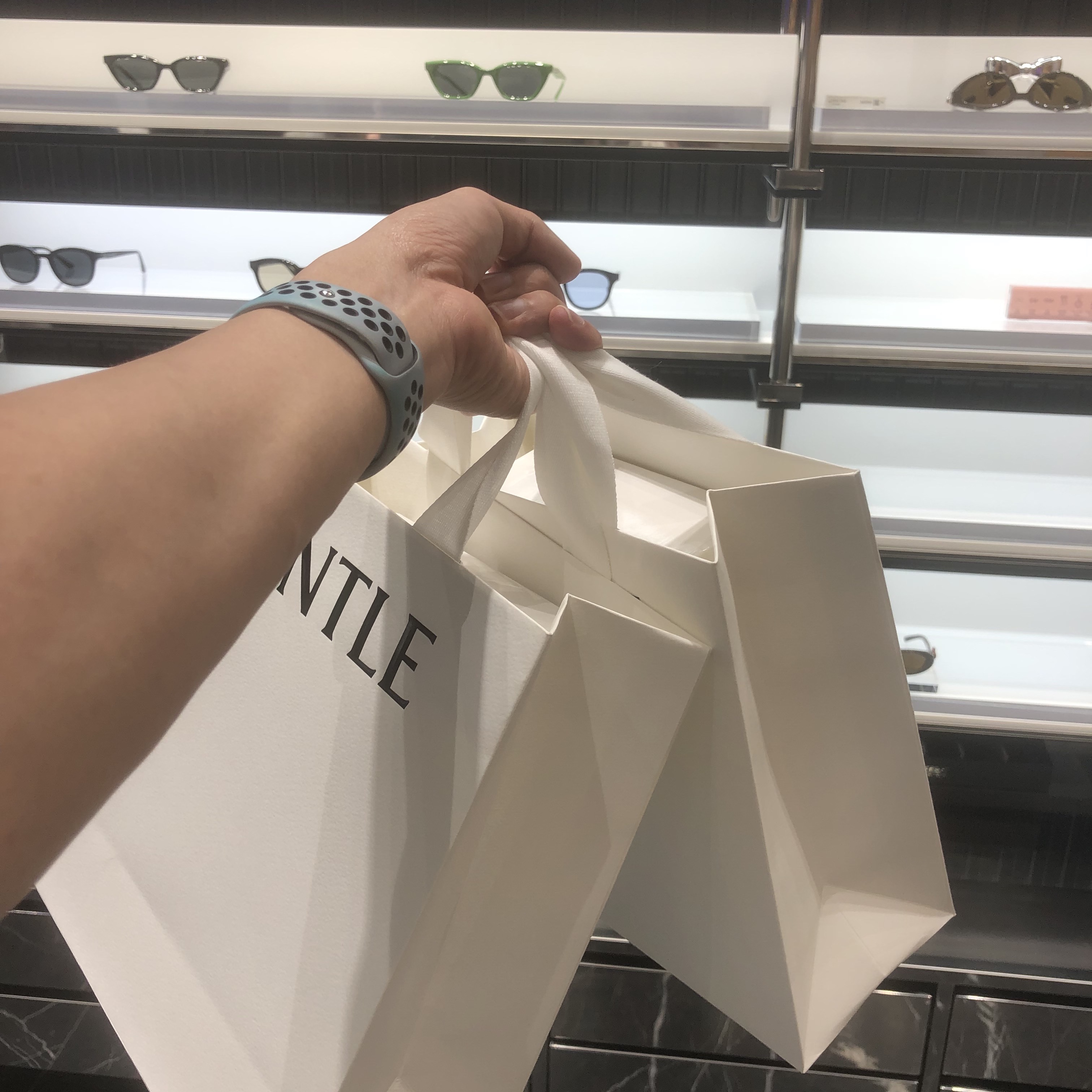 Gentle Monster x Maison Margiela MM113 Black Clear, Gentle Monster x Maison Margiela MM107 Black Black 착용 스타일 - 2