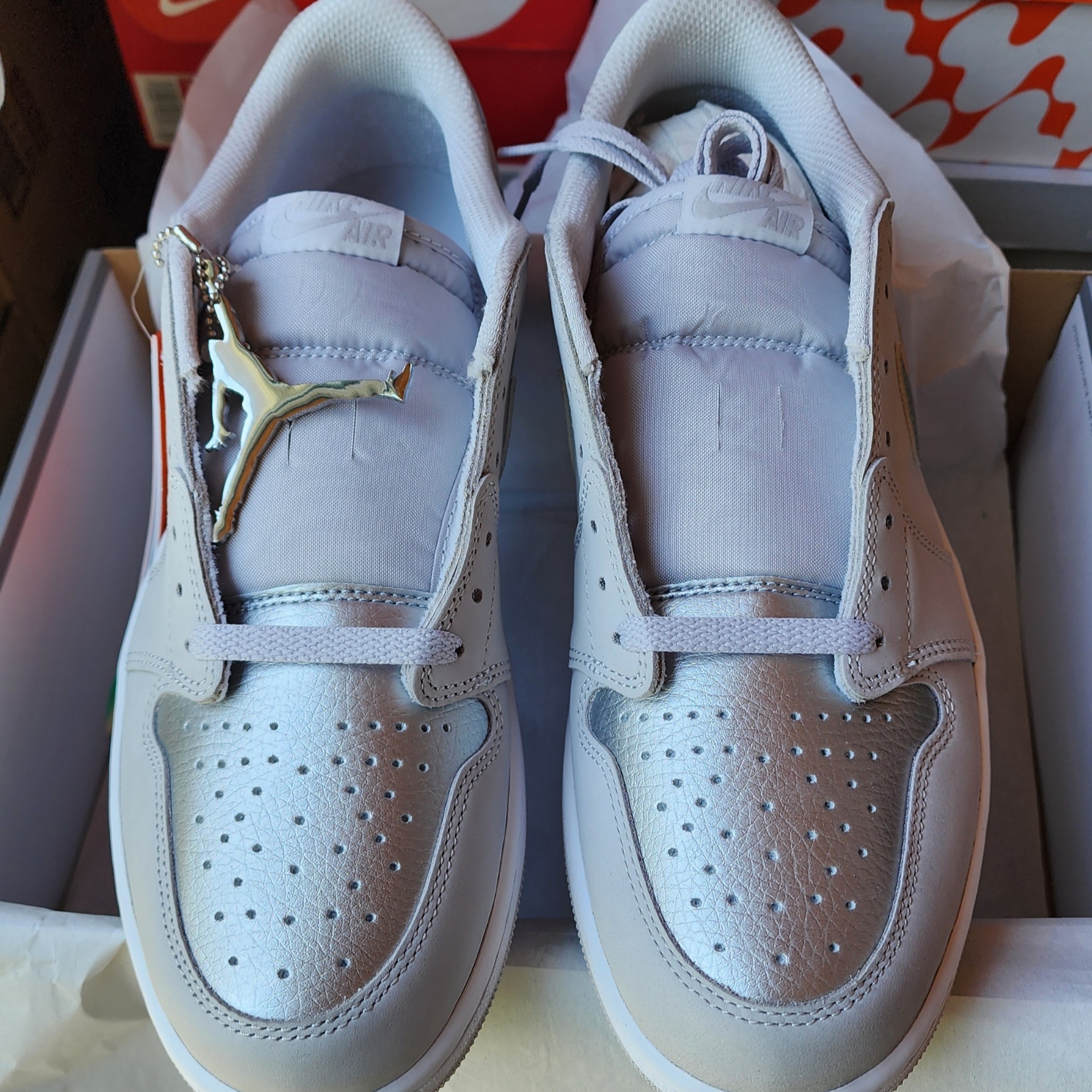 Jordan 1 Retro Low OG Silver 착용 스타일 - 1
