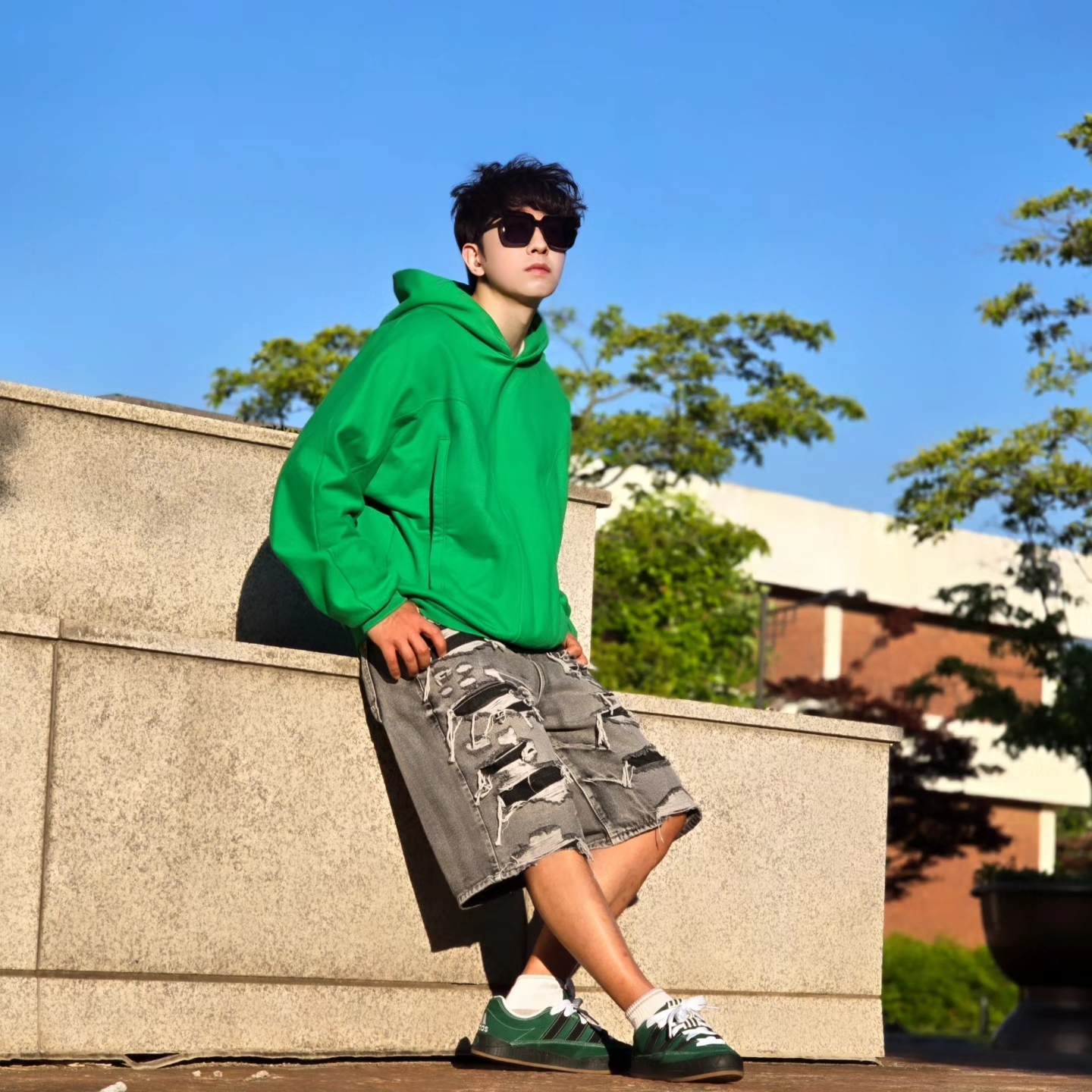 Grailz Geometry Hoodie Celtic Green, Adidas x YNuK Adimatic Dark Green Core Black 착용 스타일 - 5