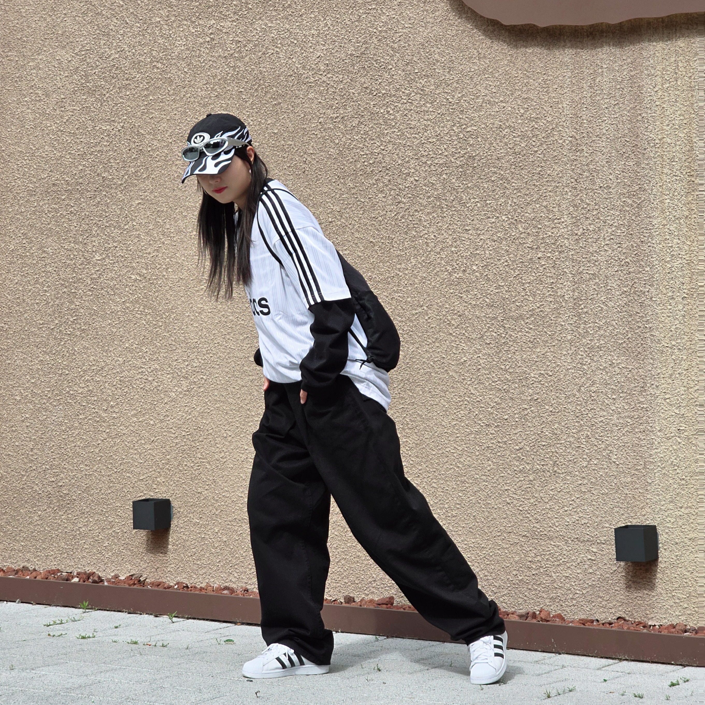 Adidas x NSRC Cap Black, Adidas Adicolor T-Shirt White Black - KR Sizing 착용 스타일 - 1