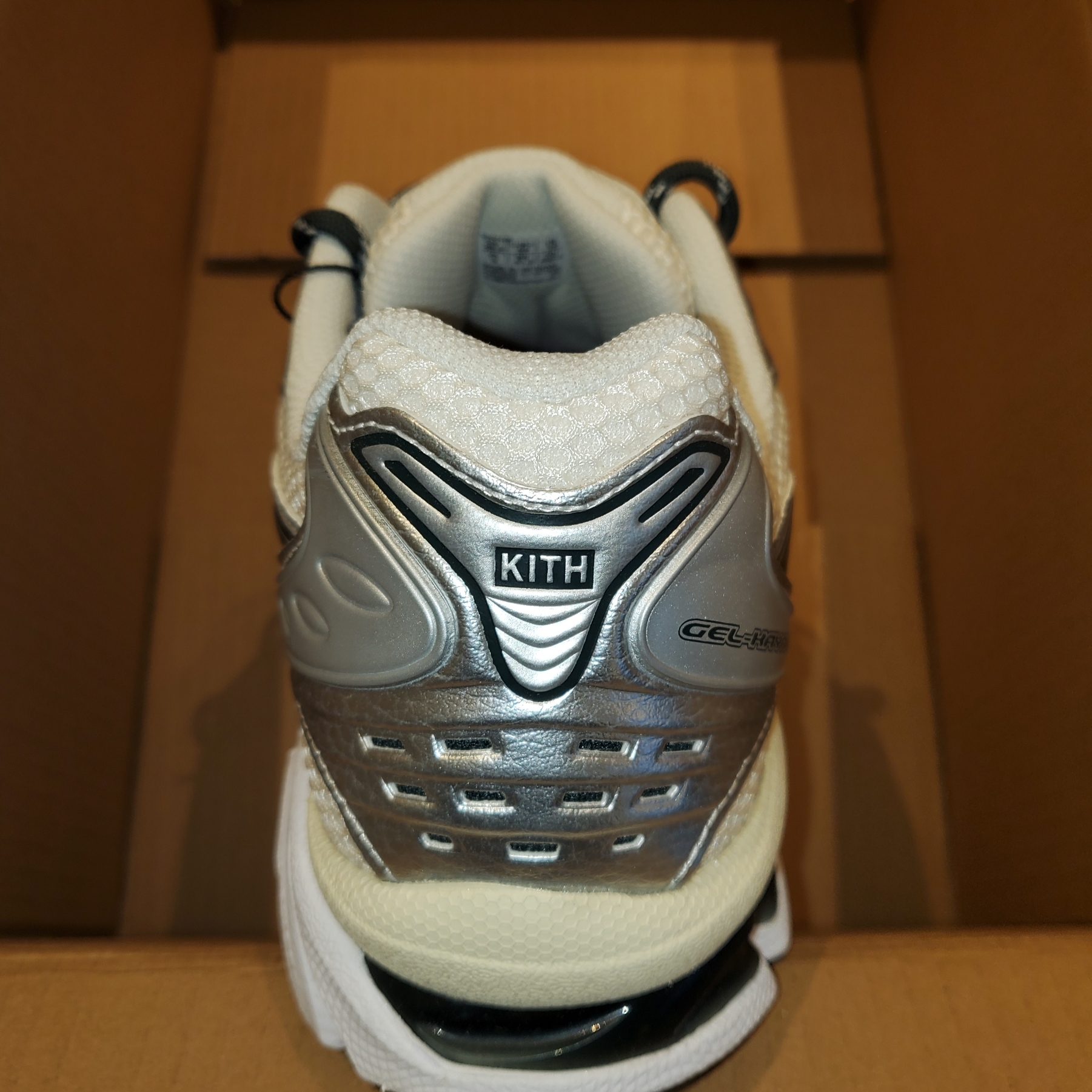 Asics x Kith Gel-Kayano 14 Cream Scarab 착용 스타일 - 1