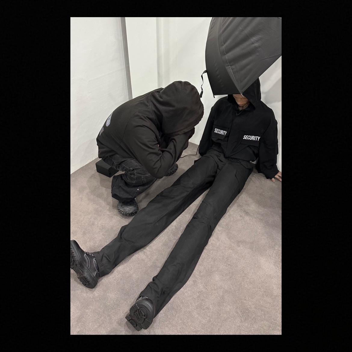 Balenciaga Defender Sneakers Black, Project G/R Mind Slaughter Vintage Washeed Hoodie Black 착용 스타일 - 3